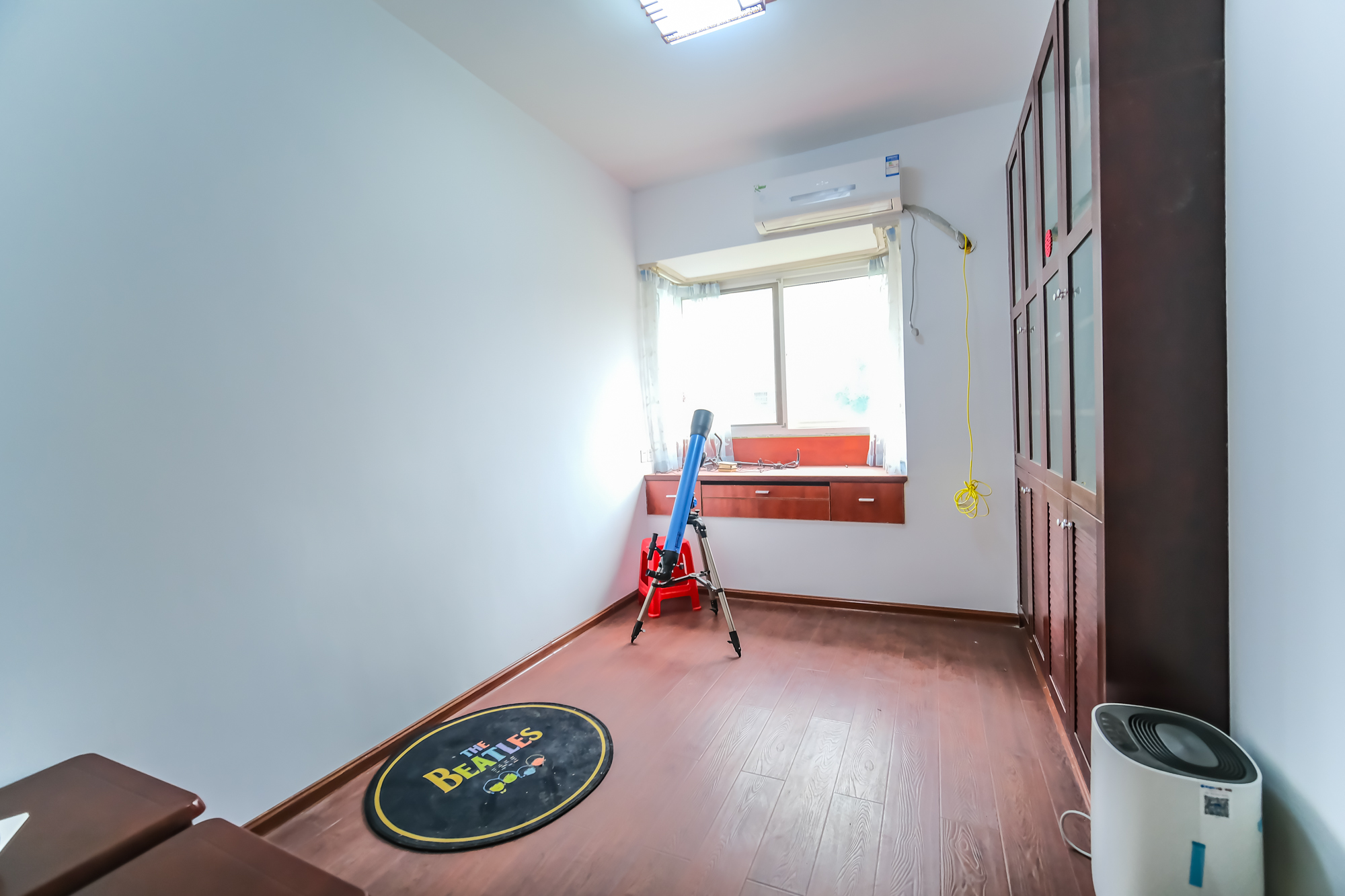 山水湾 4室2厅2卫 70.0万 山水湾 4室2厅2卫 70.0万卧室