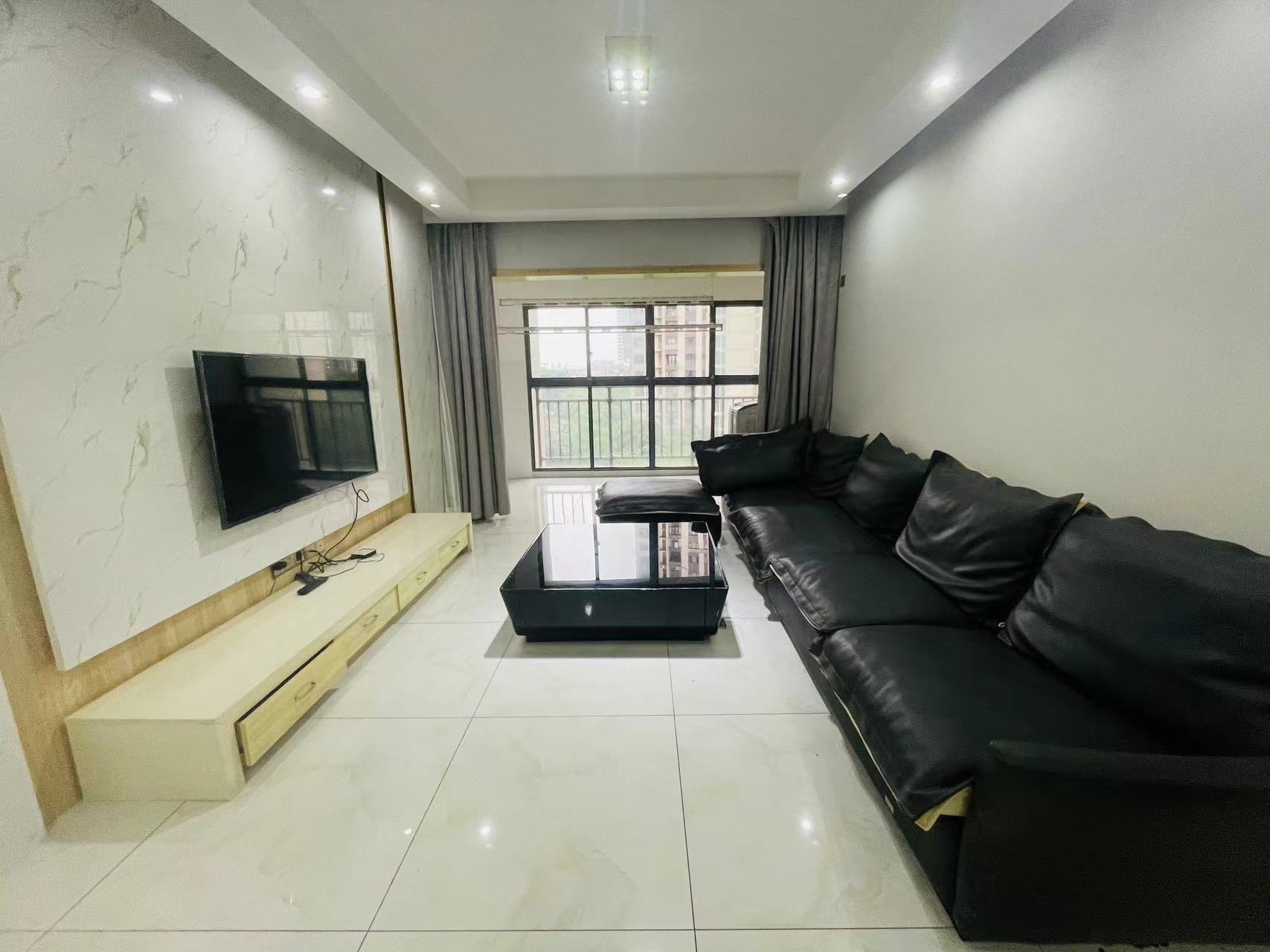 美的城三期  2室2厅1卫    37.0万 美的城三期  2室2厅1卫    37.0万