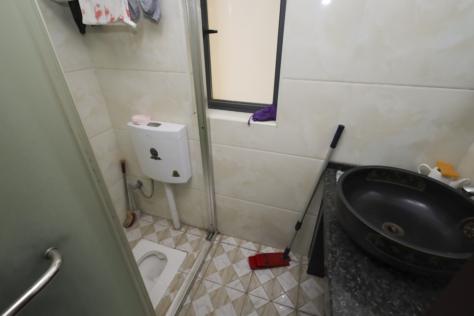兰亭都荟（璟峰苑）  4室2厅2卫    185.96万卫生间