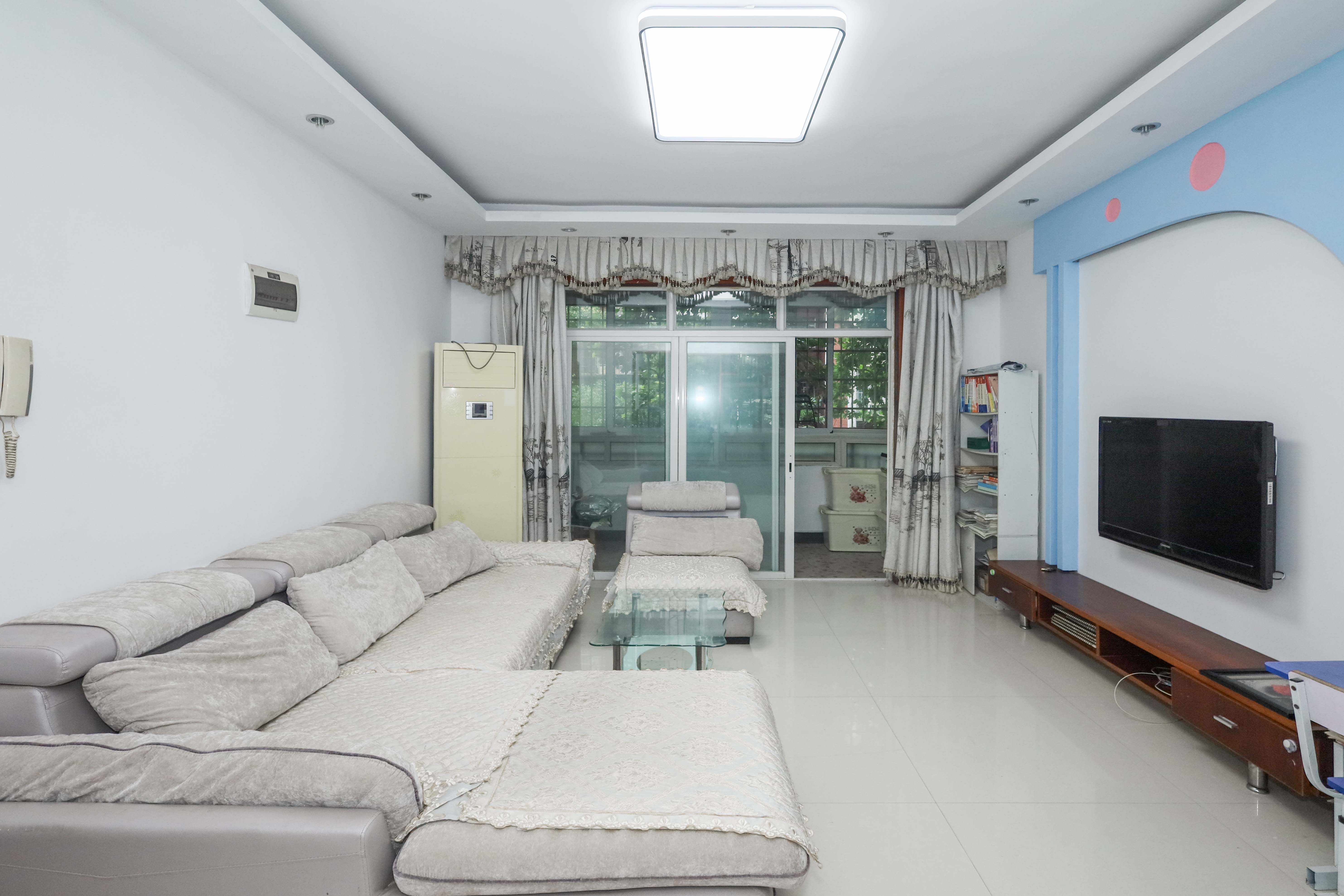 山水英伦 2室2厅1卫 62.0万 山水英伦 2室2厅1卫 62.0万客厅