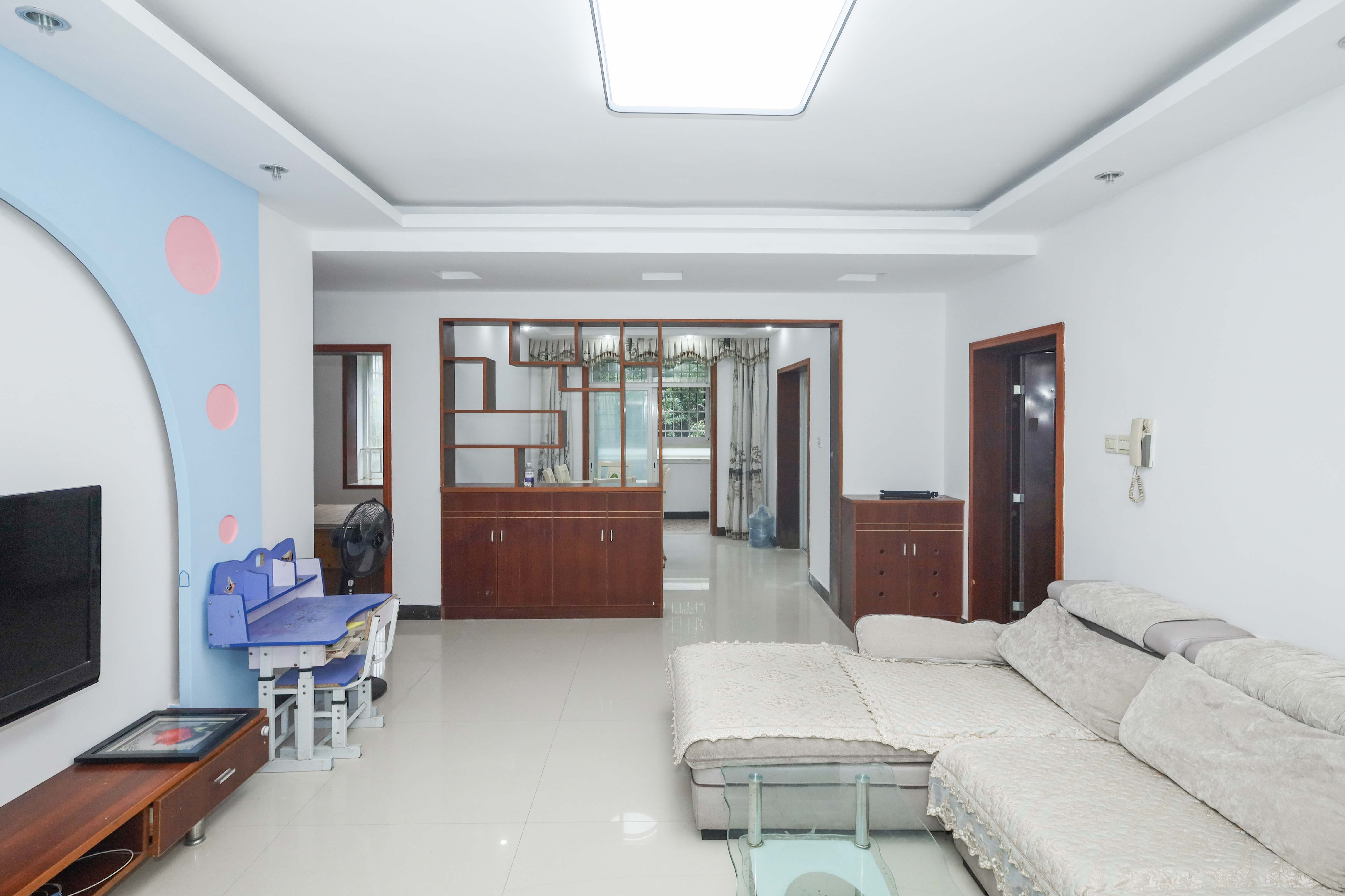 山水英伦 2室2厅1卫 62.0万 山水英伦 2室2厅1卫 62.0万客厅