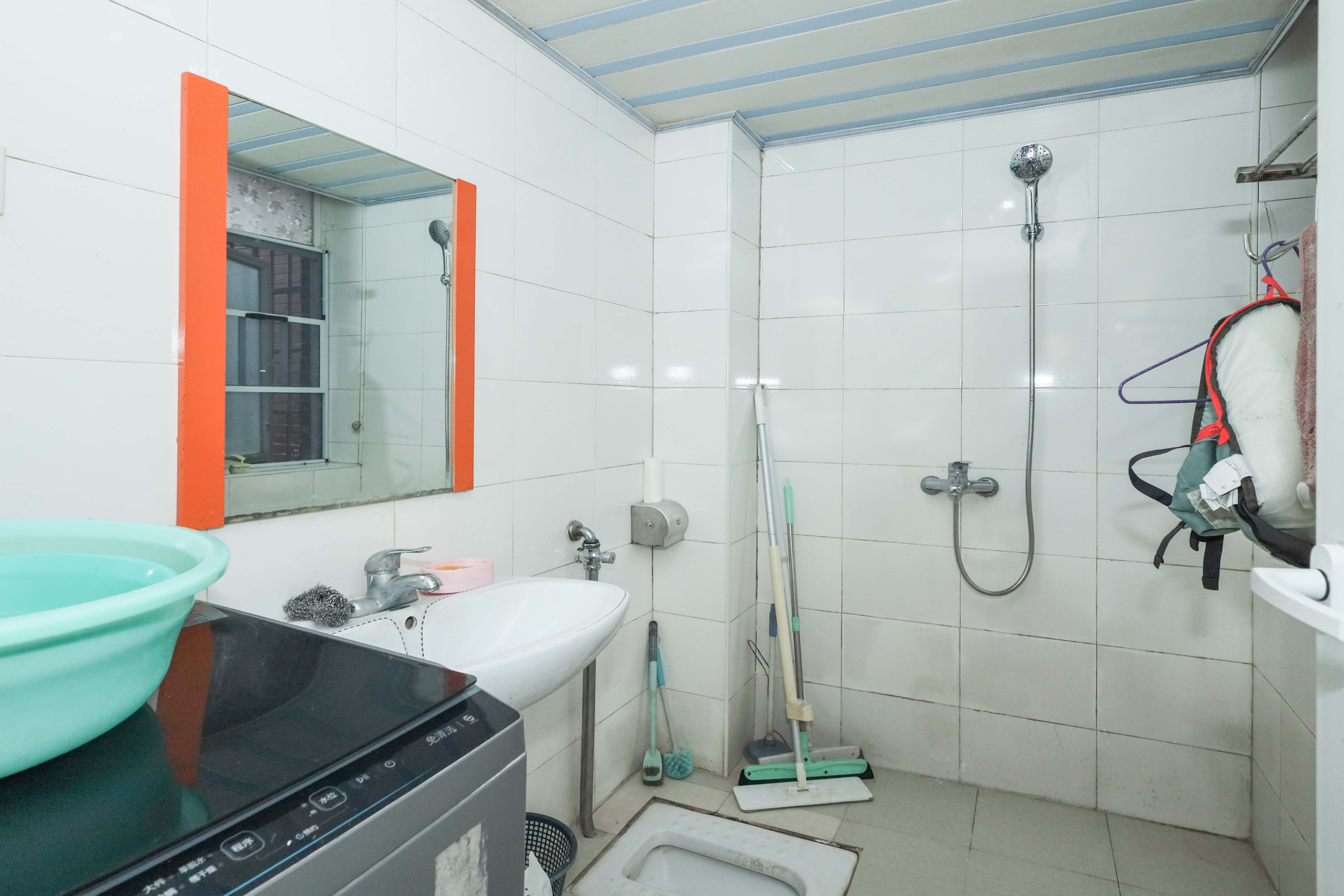 山水英伦 2室2厅1卫 62.0万 山水英伦 2室2厅1卫 62.0万卫生间