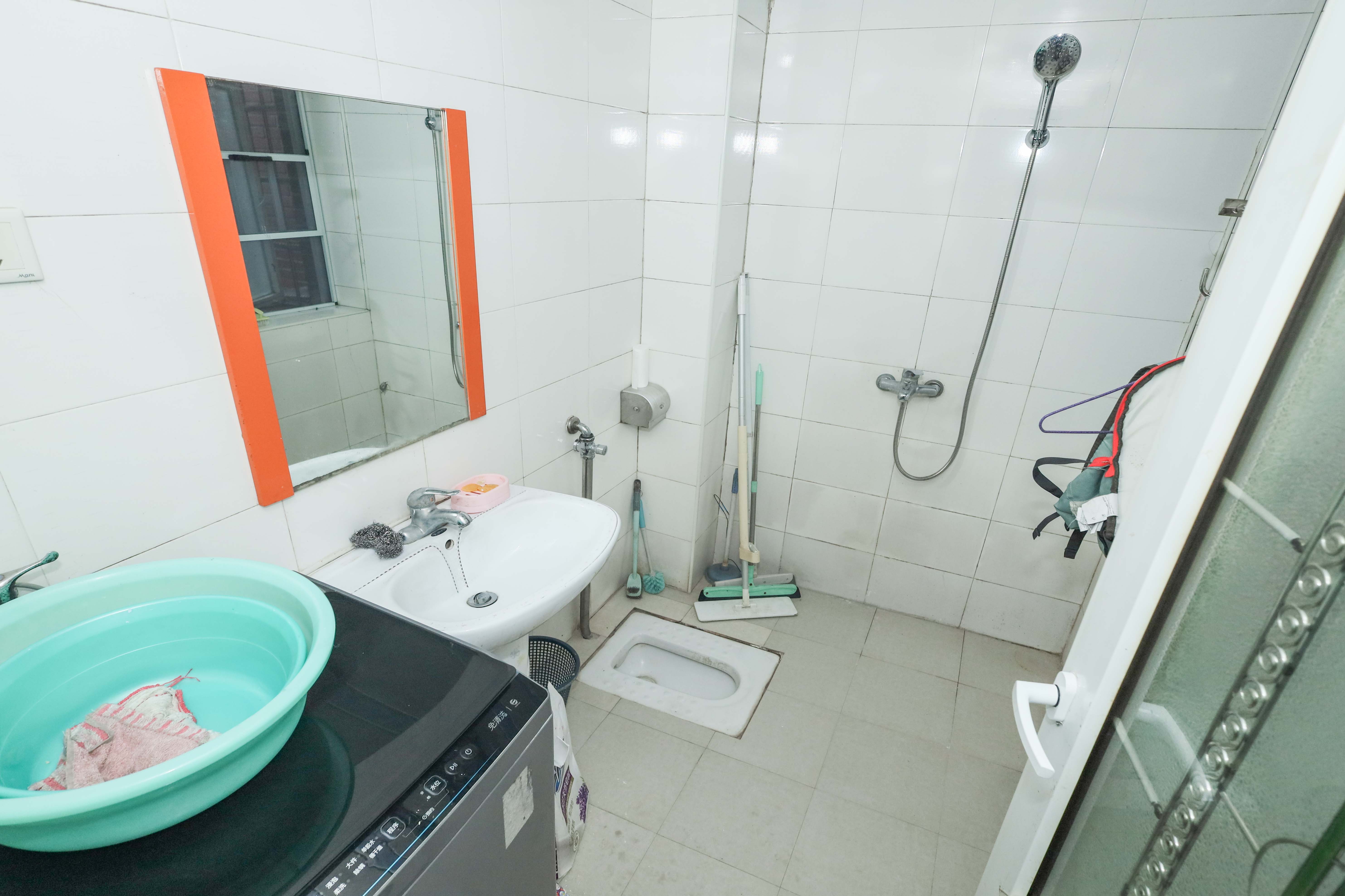 山水英伦 2室2厅1卫 62.0万 山水英伦 2室2厅1卫 62.0万卫生间