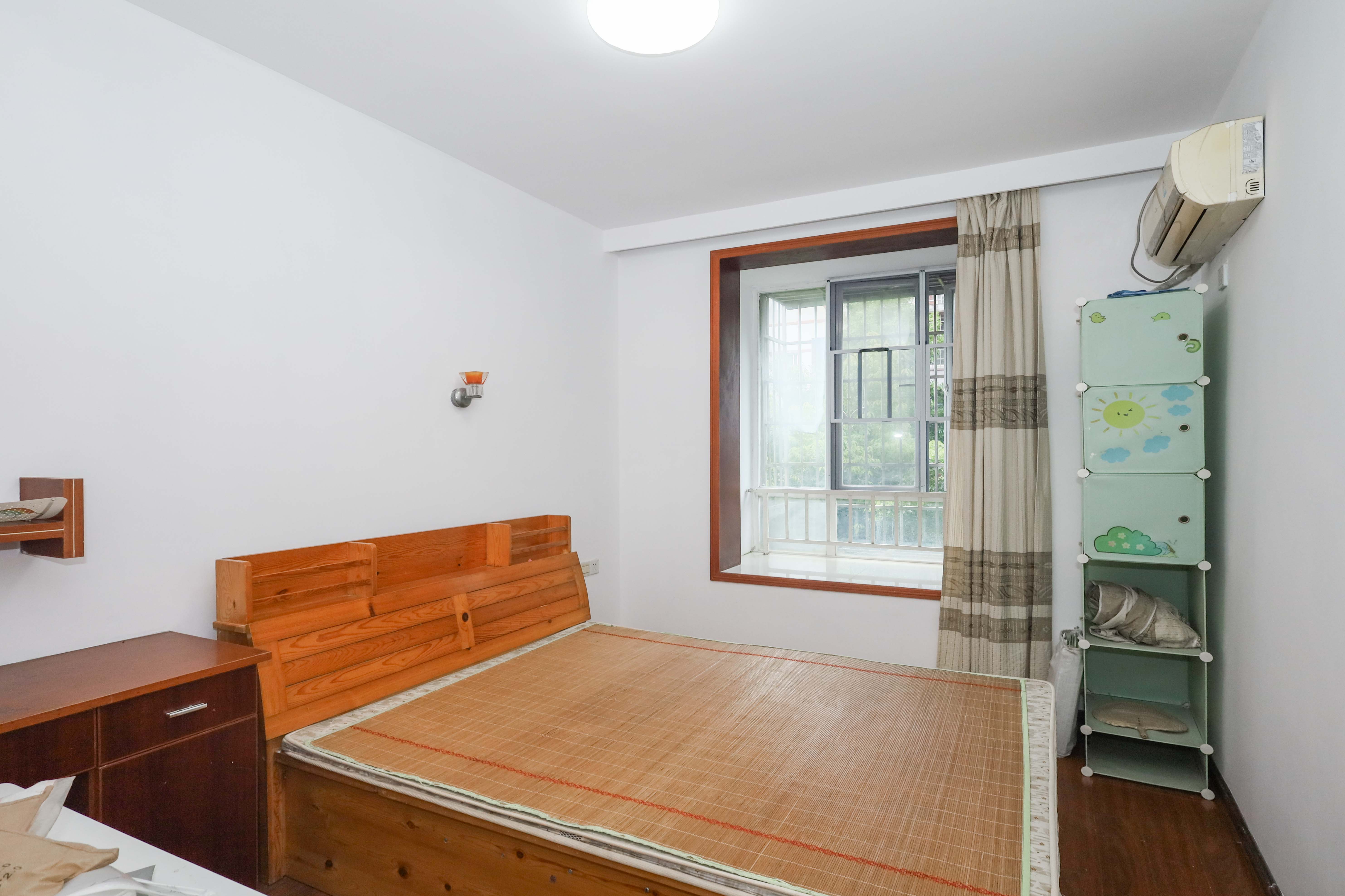 山水英伦 2室2厅1卫 62.0万 山水英伦 2室2厅1卫 62.0万卧室