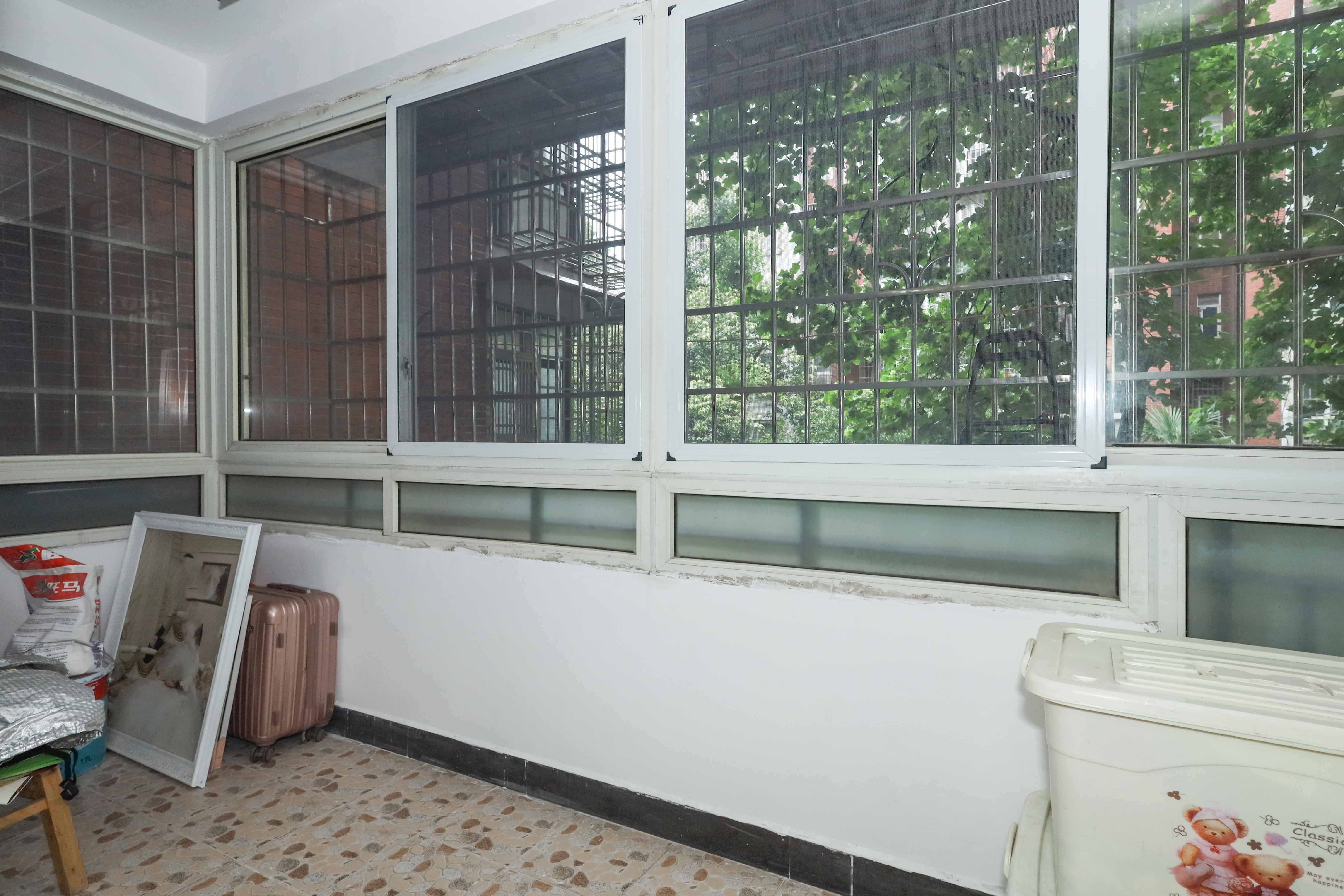 山水英伦 2室2厅1卫 62.0万 山水英伦 2室2厅1卫 62.0万阳台