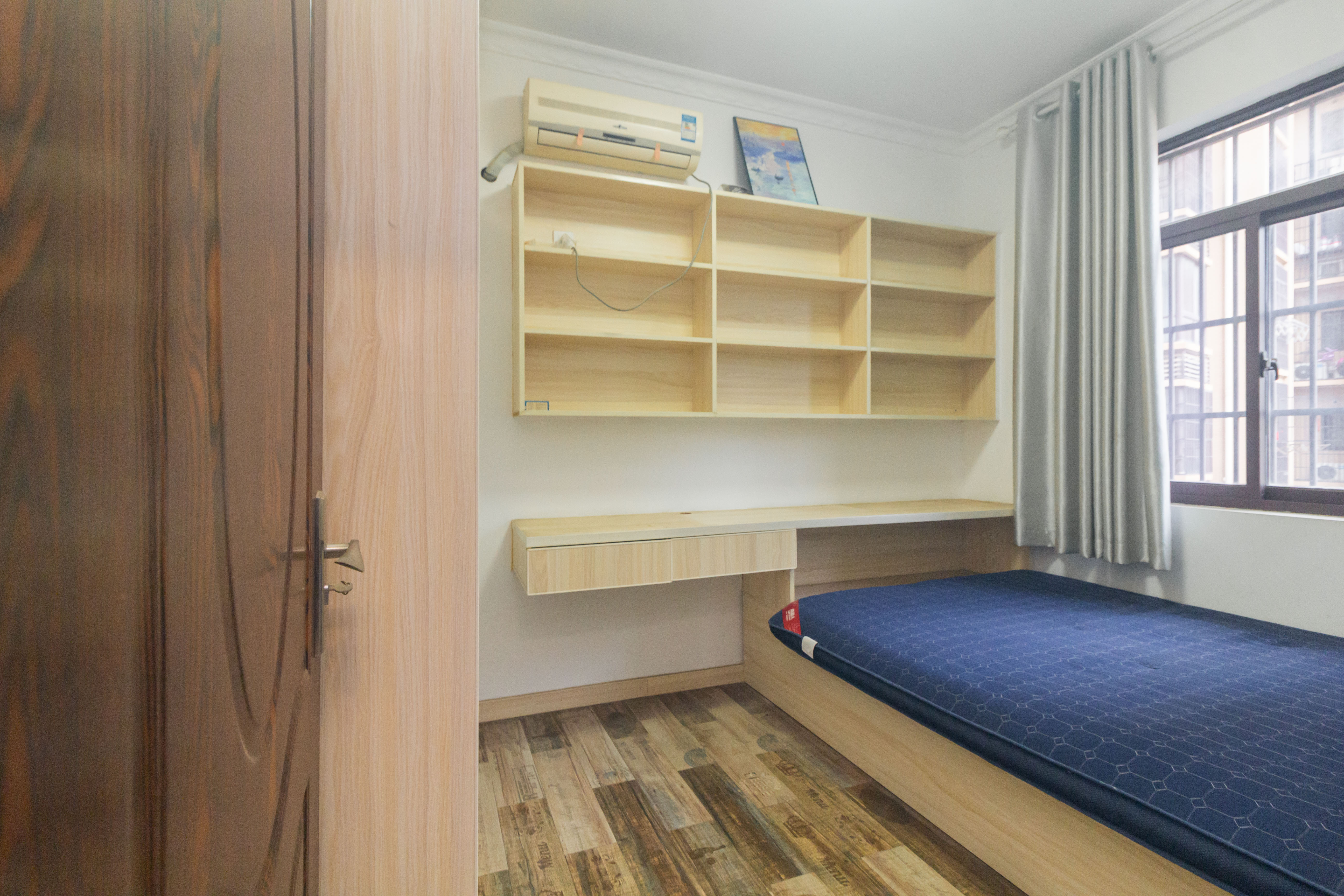 三景华御  2室2厅1卫    55.0万 三景华御  2室2厅1卫    55.0万卧室