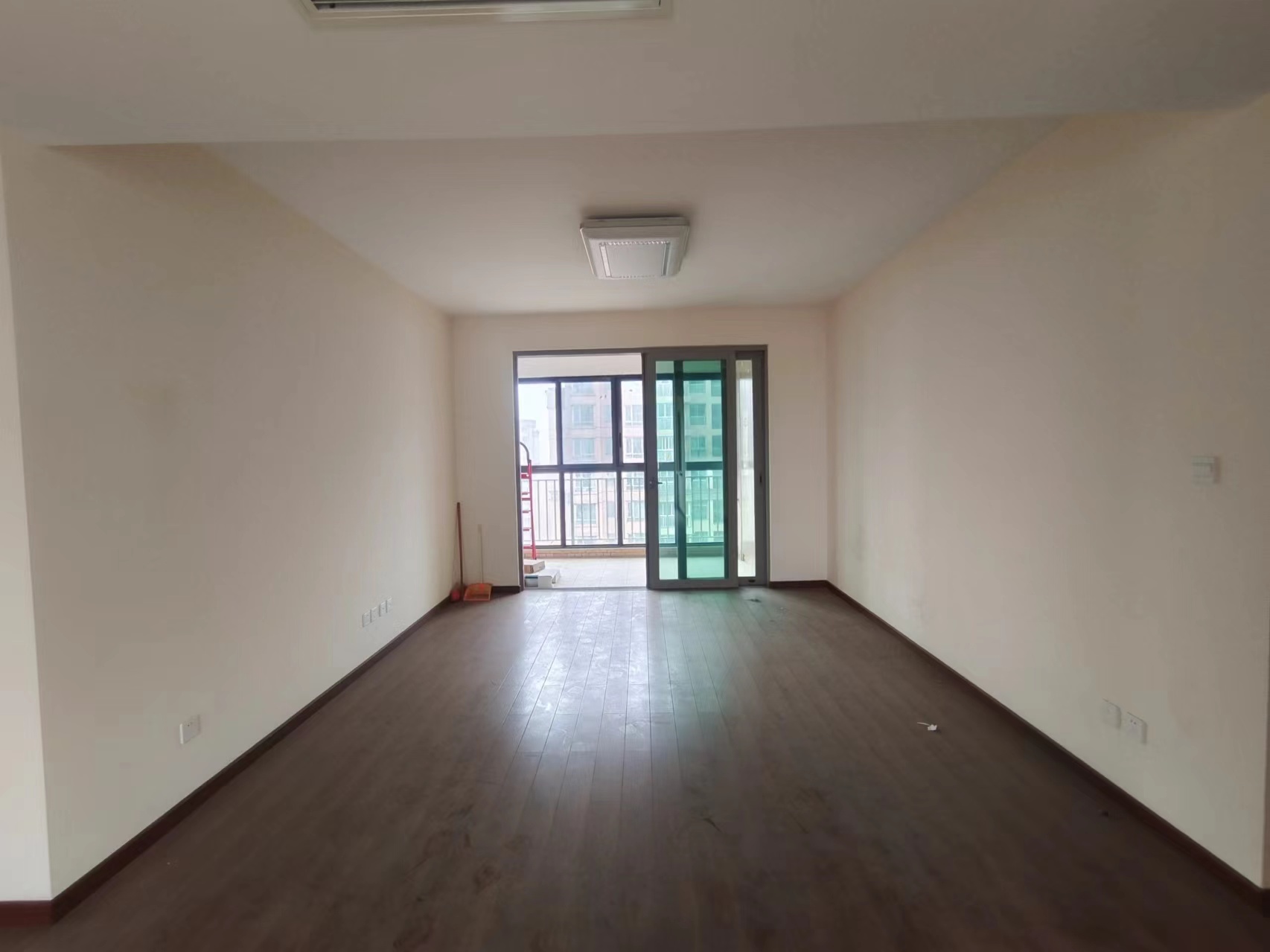 晋合湘水湾三期 3室2厅2卫 107.0万 晋合湘水湾三期 3室2厅2卫 107.0万室内图