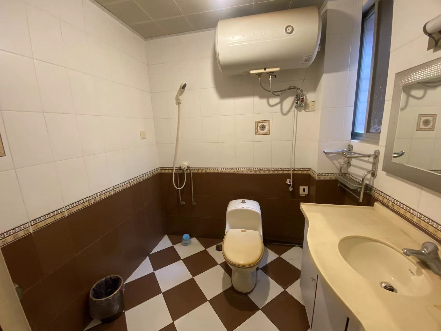 电信小区泰山花园 4室2厅1卫 52.0万 电信小区泰山花园 4室2厅1卫 52.0万室内图