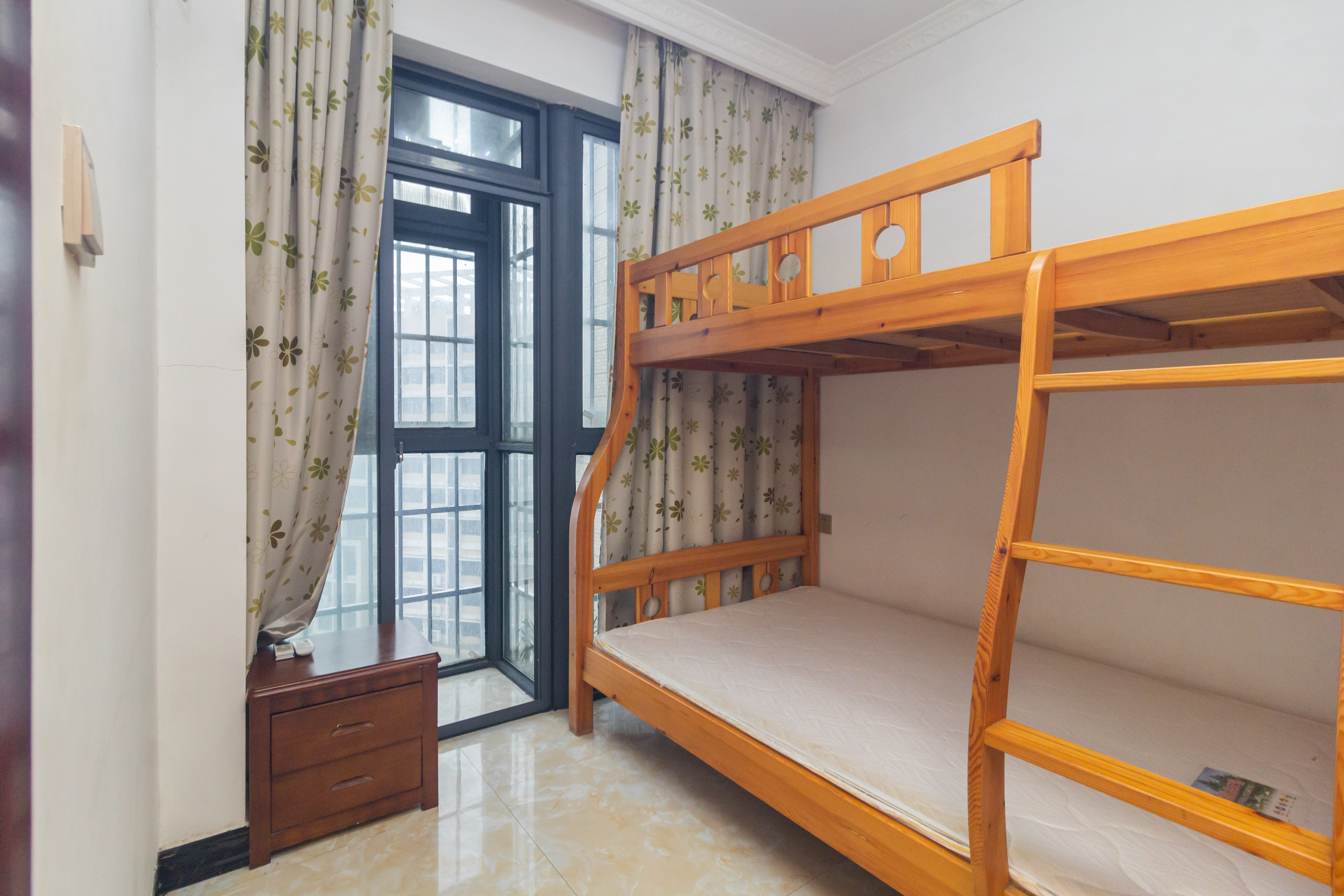 光明城市(星辰青年城) 3室2厅1卫 42.8万 光明城市(星辰青年城) 3室2厅1卫 42.8万卧室