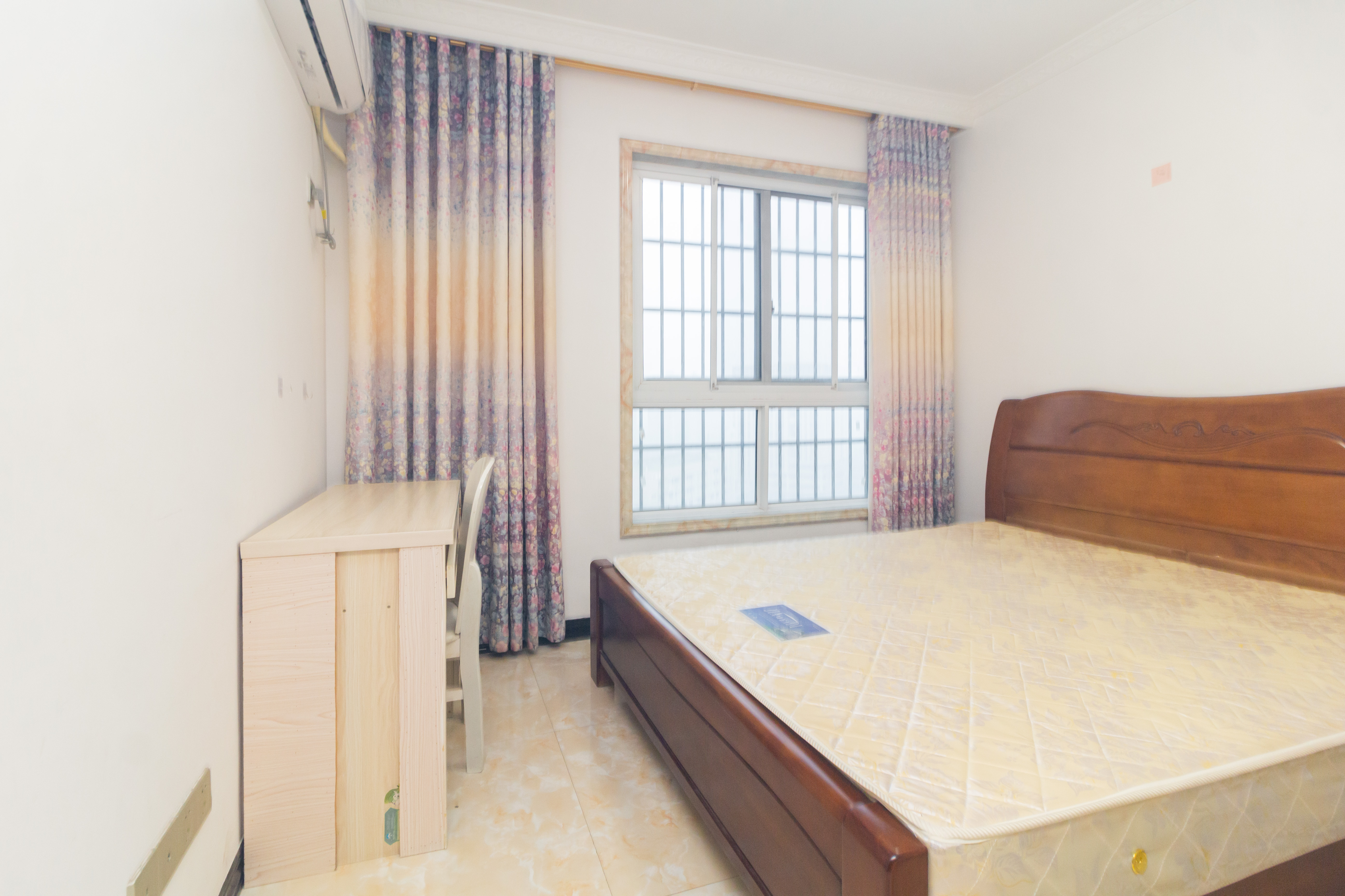 光明城市(星辰青年城) 3室2厅1卫 42.8万 光明城市(星辰青年城) 3室2厅1卫 42.8万卧室