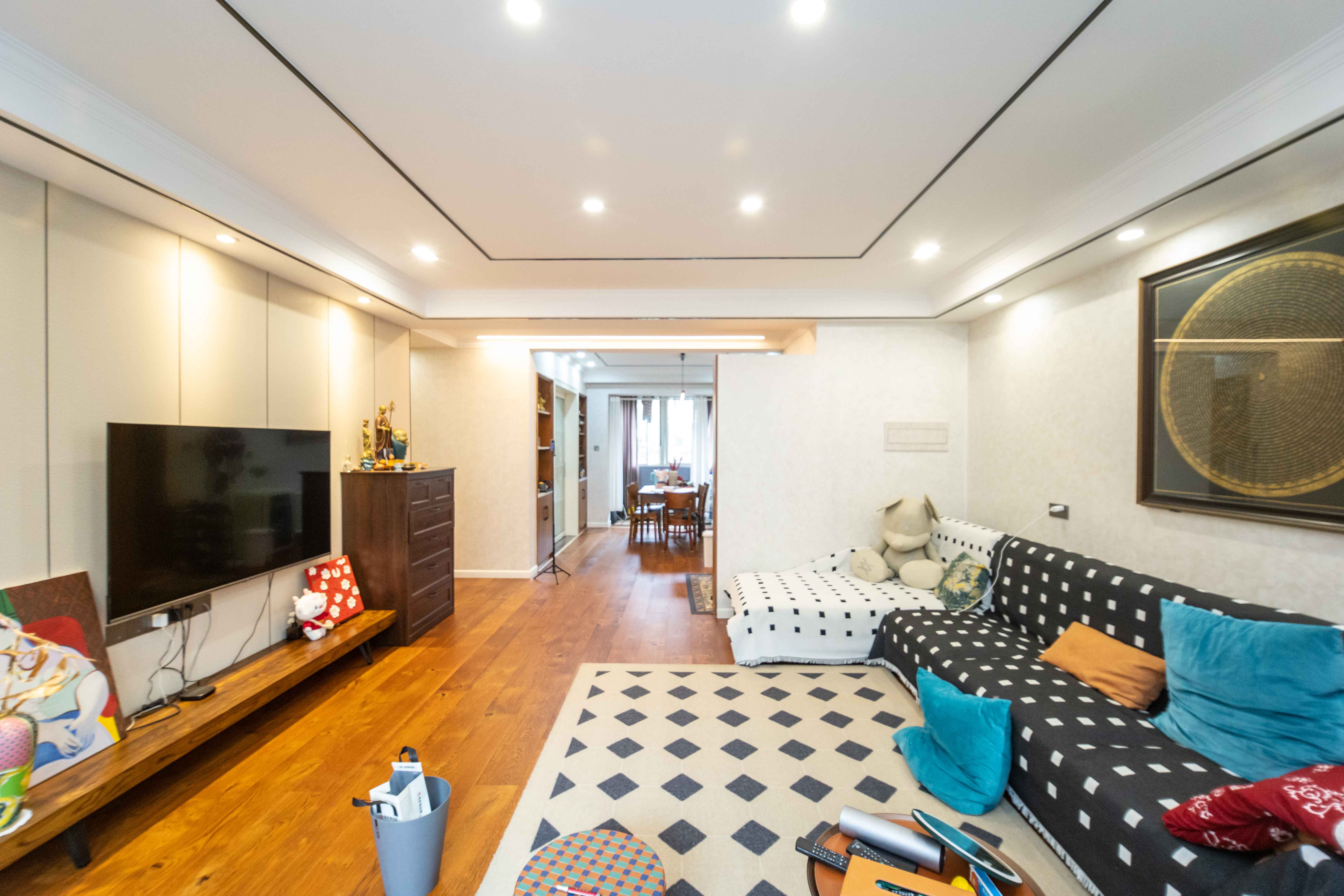 芙蓉公寓 3室2厅2卫 132.0万 芙蓉公寓 3室2厅2卫 132.0万客厅