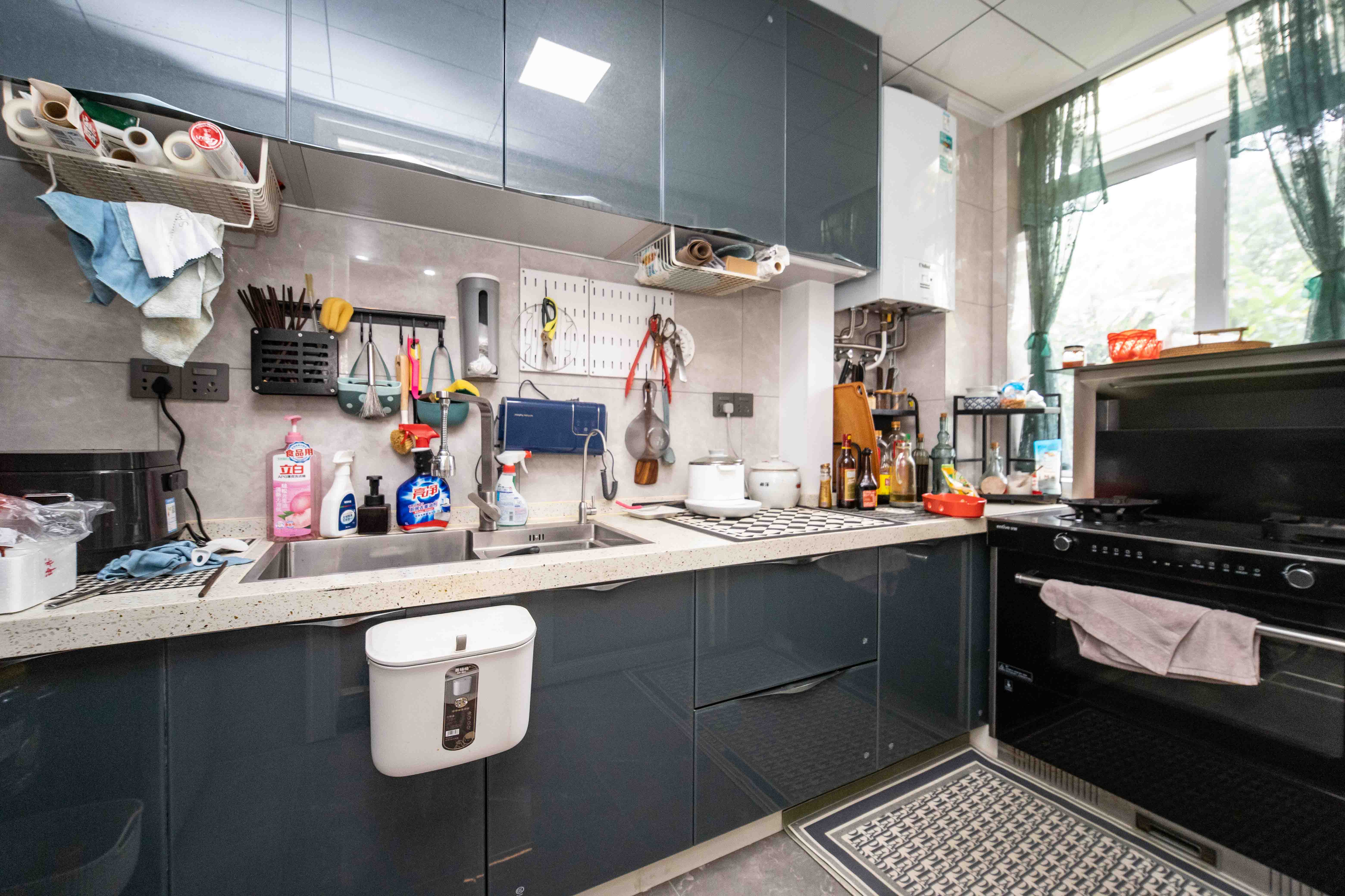 芙蓉公寓 3室2厅2卫 132.0万 芙蓉公寓 3室2厅2卫 132.0万厨房