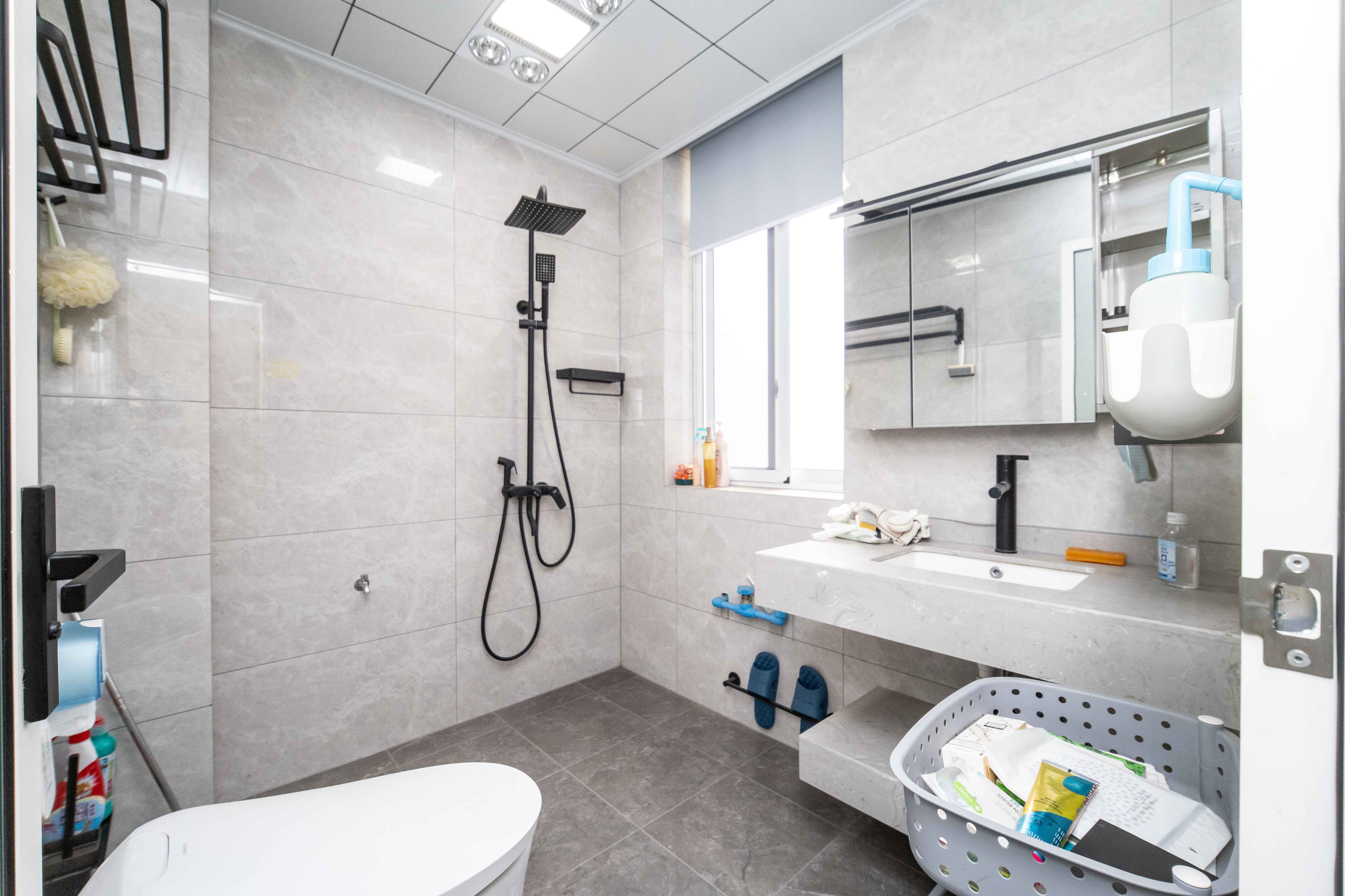 芙蓉公寓 3室2厅2卫 132.0万 芙蓉公寓 3室2厅2卫 132.0万卫生间