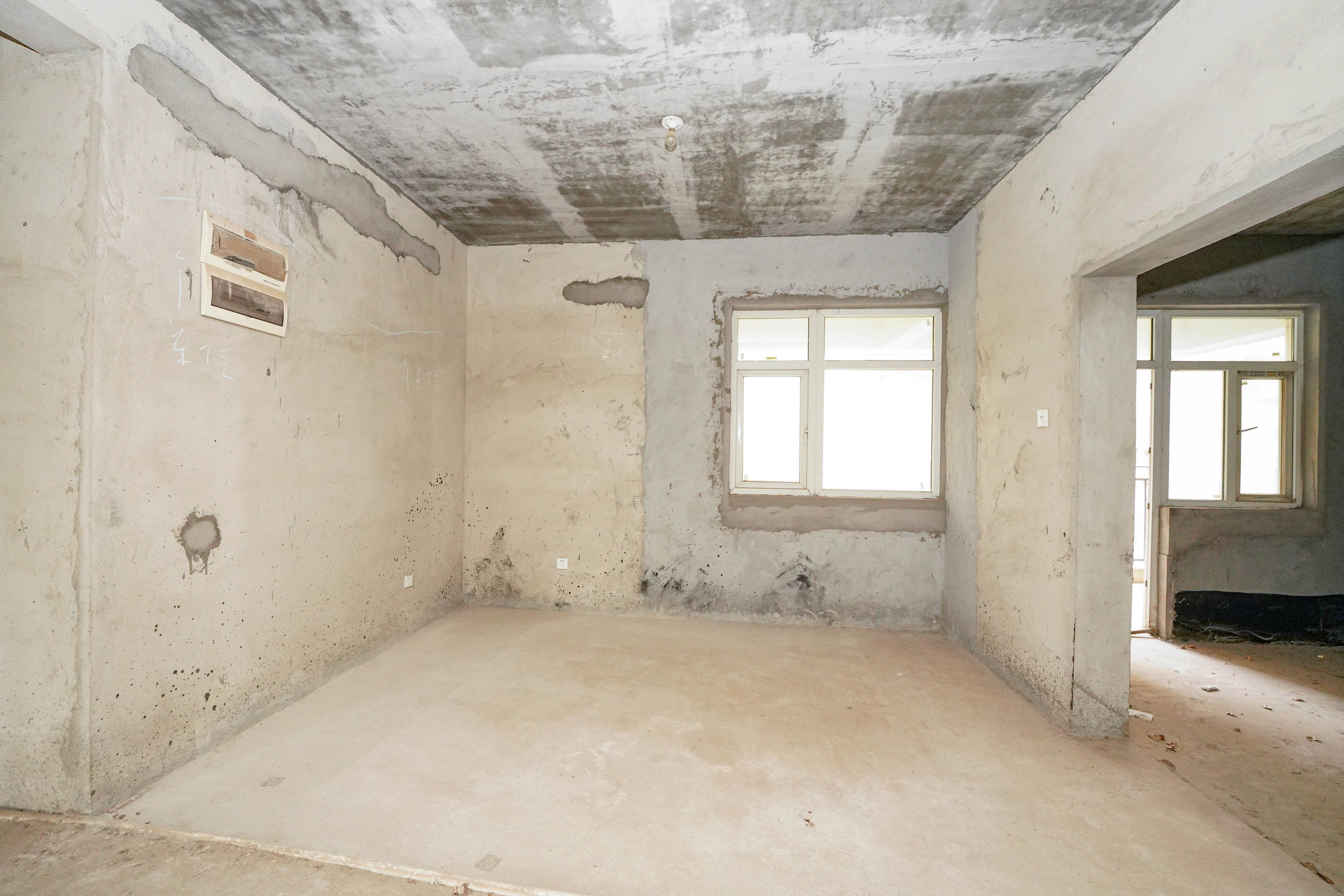 嘉华城(一期)  5室2厅2卫    162.0万 嘉华城(一期)  5室2厅2卫    162.0万客厅