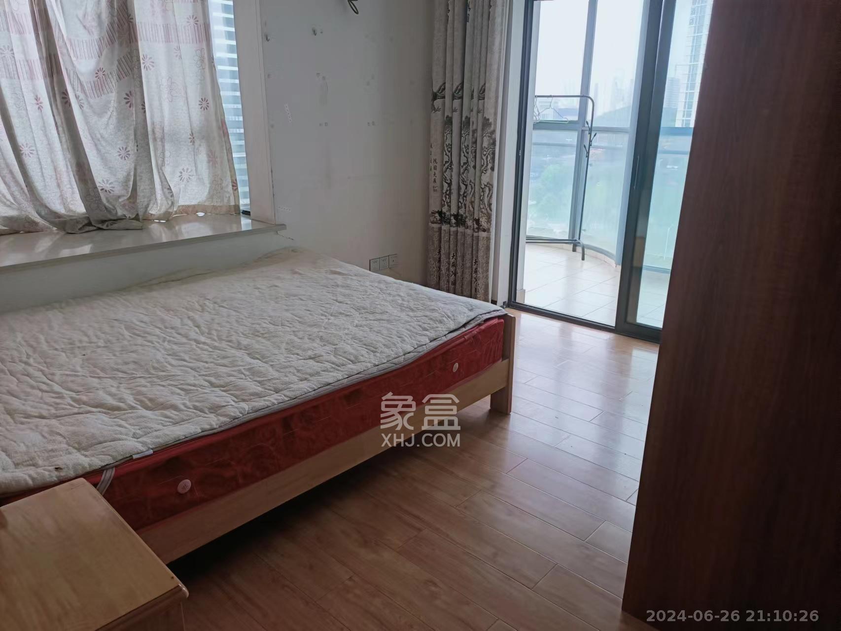 西城龙庭  4室2厅1卫   2800.00元/月室内图