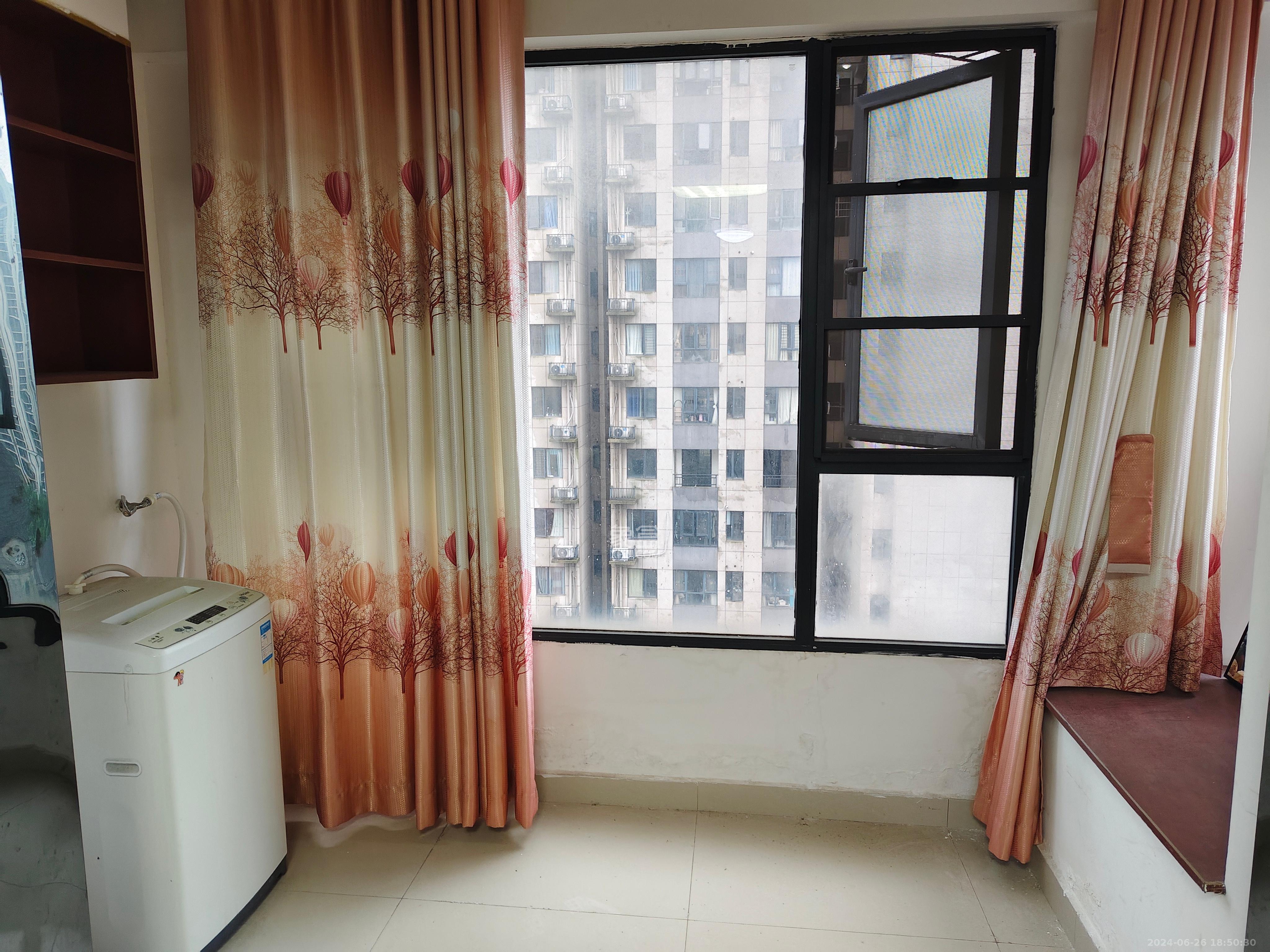 中国铁建梅溪青秀一期  1室2厅1卫   2800.00元/月室内图1