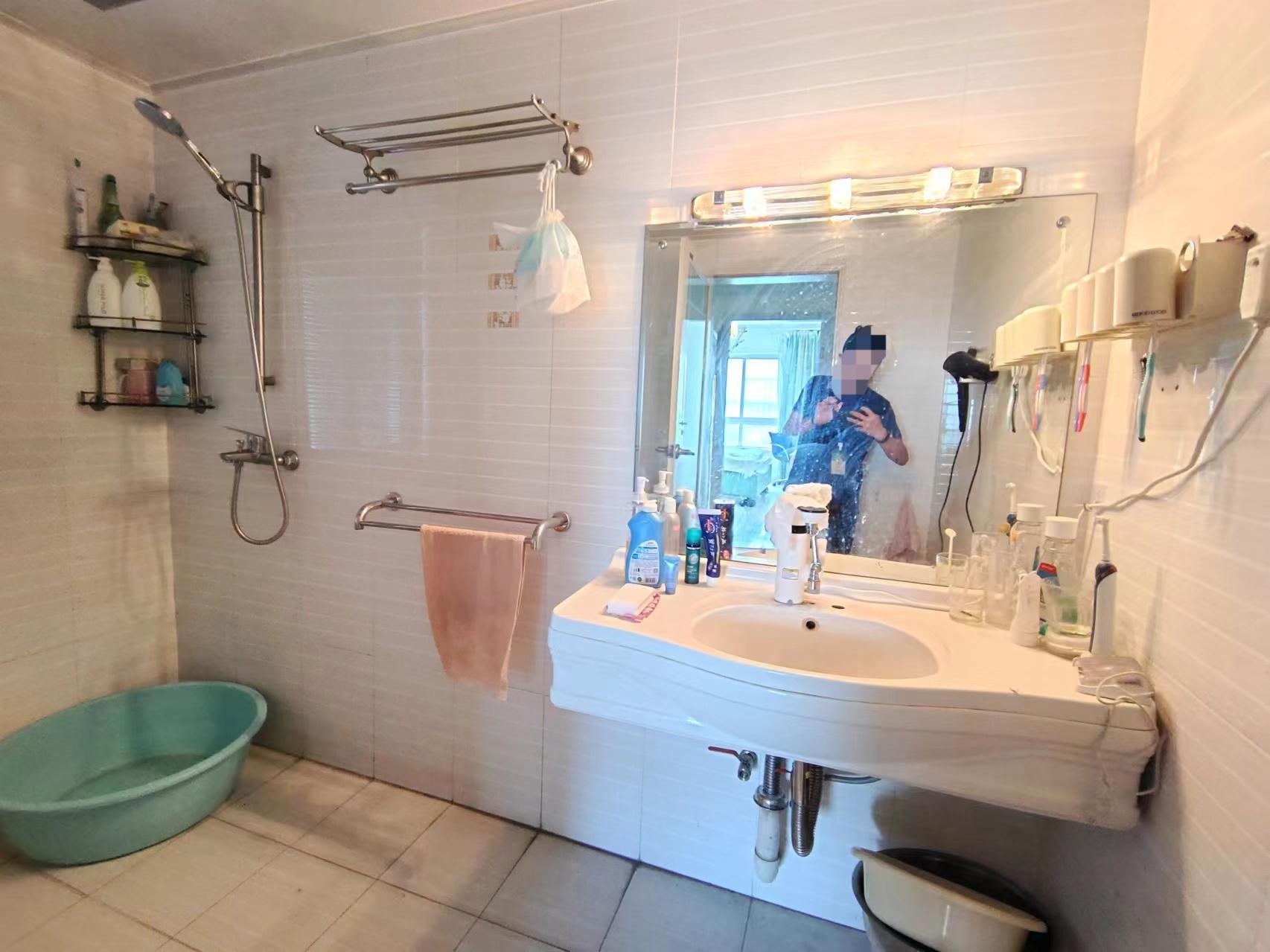 耀华锦园 4室2厅2卫 56.80万 耀华锦园 4室2厅2卫 56.80万室内图