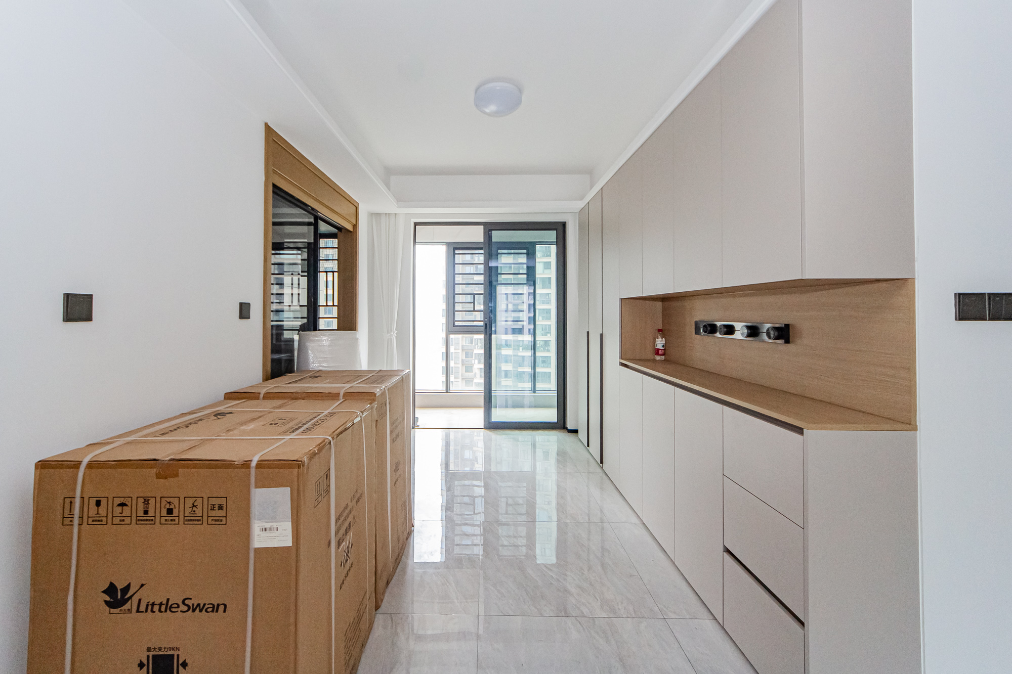 长房雍景湾 3室2厅2卫 160.0万 长房雍景湾 3室2厅2卫 160.0万客厅