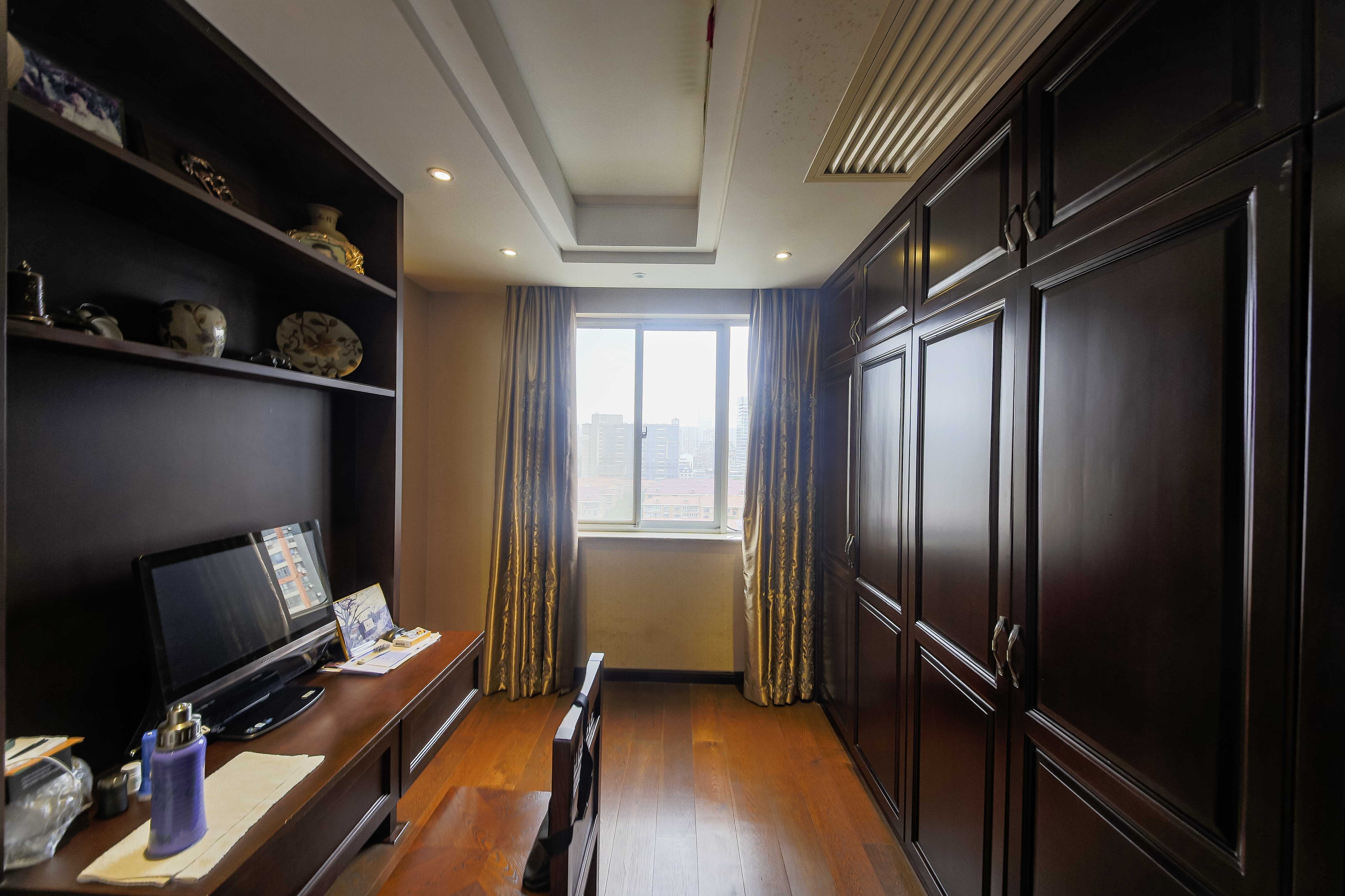 佳馨园 7室2厅3卫 480.0万 佳馨园 7室2厅3卫 480.0万卧室