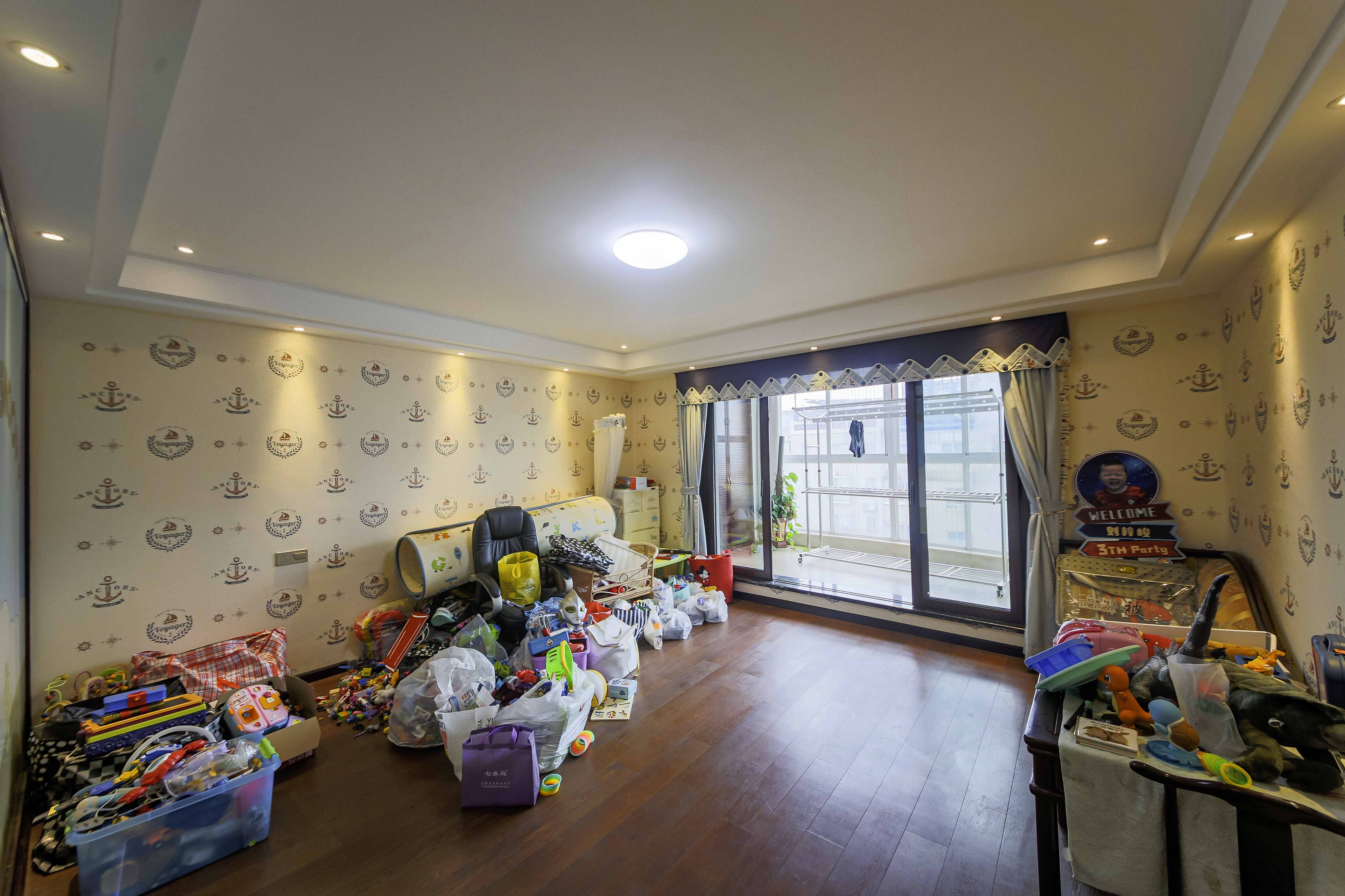 佳馨园 7室2厅3卫 480.0万 佳馨园 7室2厅3卫 480.0万卧室