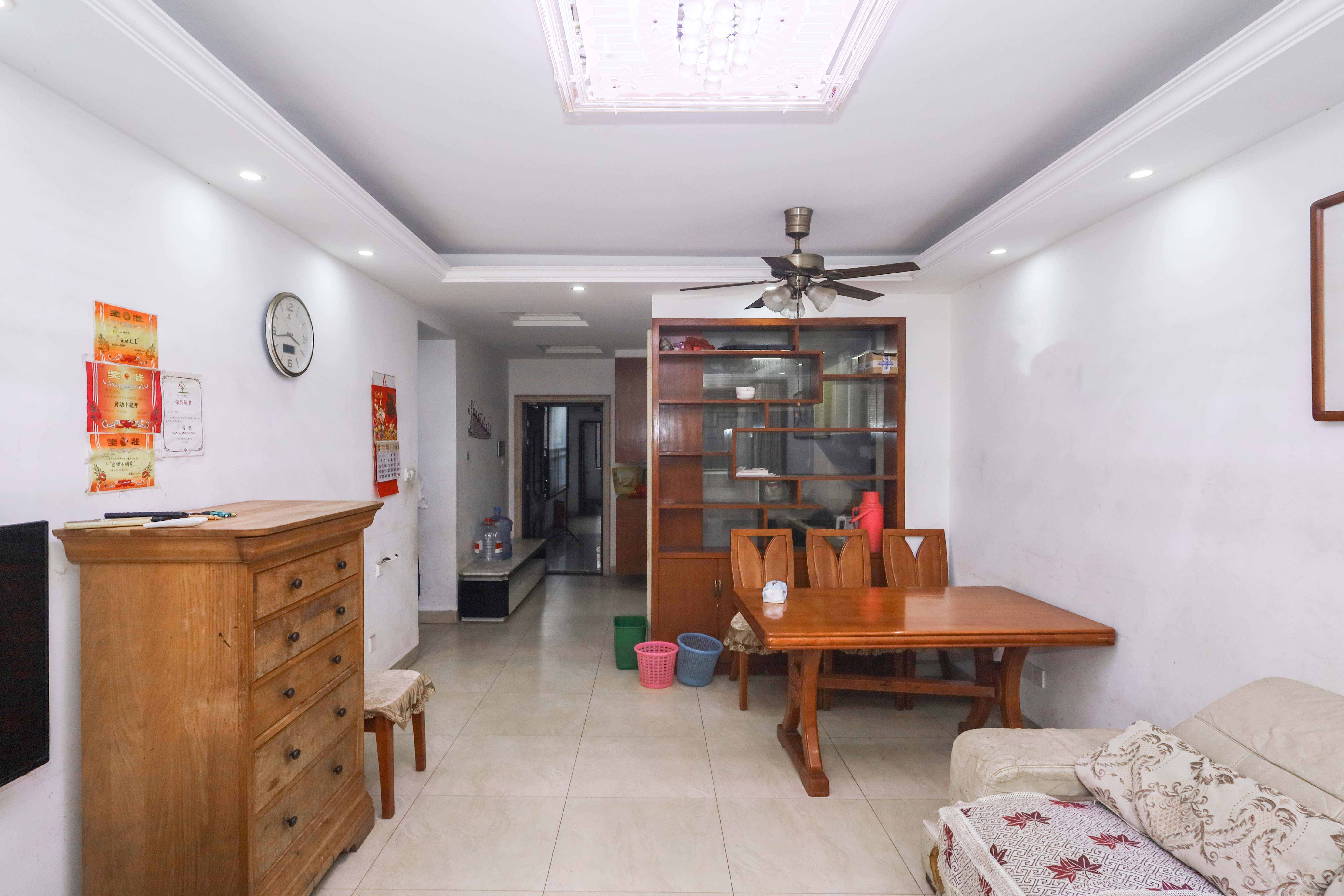 中国铁建梅溪青秀一期 2室2厅1卫 80.0万 中国铁建梅溪青秀一期 2室2厅1卫 80.0万客厅