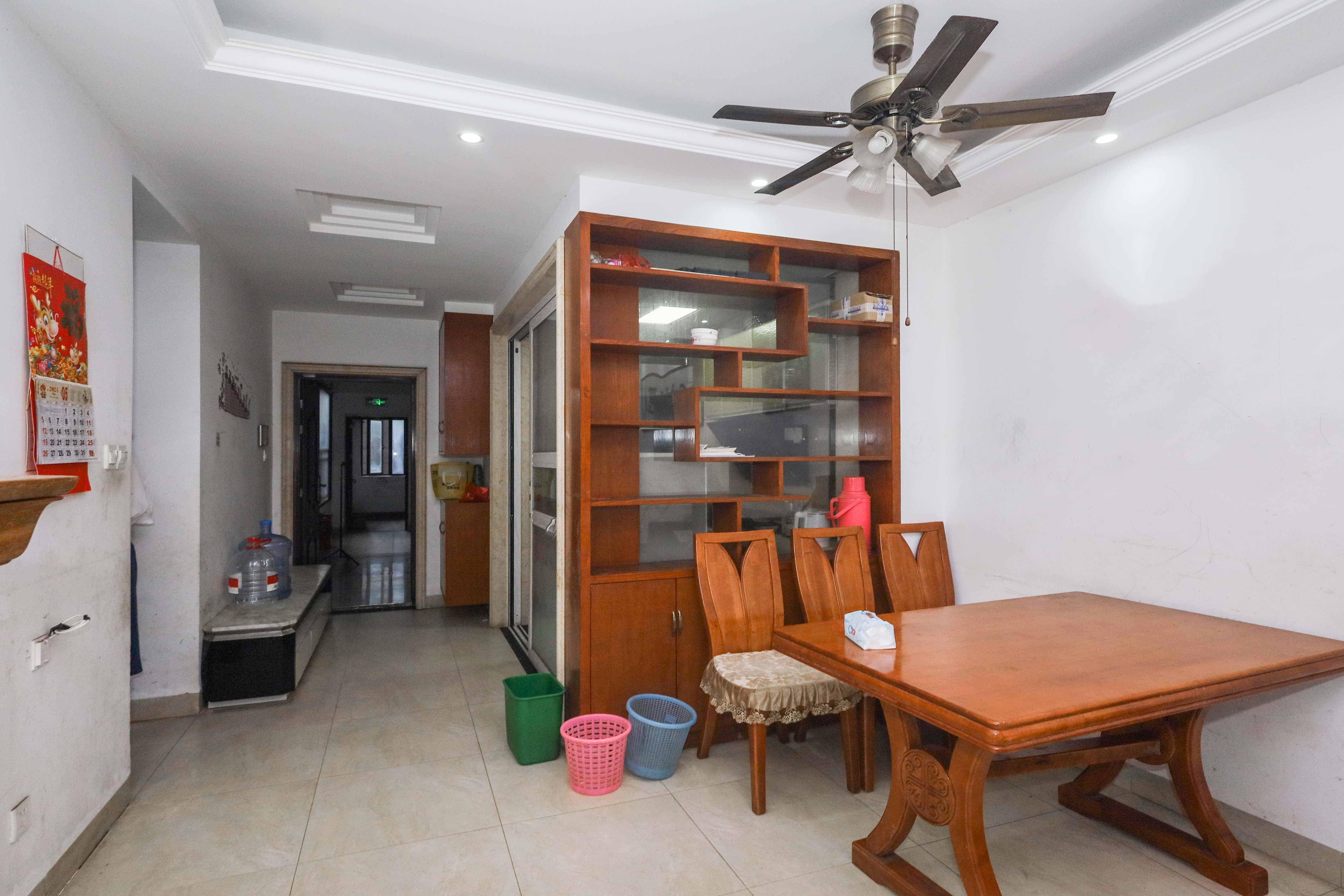 中国铁建梅溪青秀一期 2室2厅1卫 80.0万 中国铁建梅溪青秀一期 2室2厅1卫 80.0万客厅