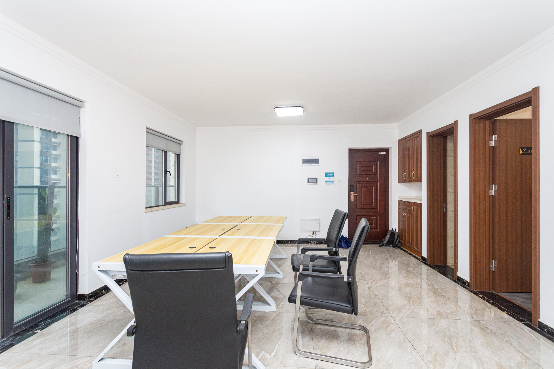 万润滨江天著 1室0厅0卫 135.0万 万润滨江天著 1室0厅0卫 135.0万客厅