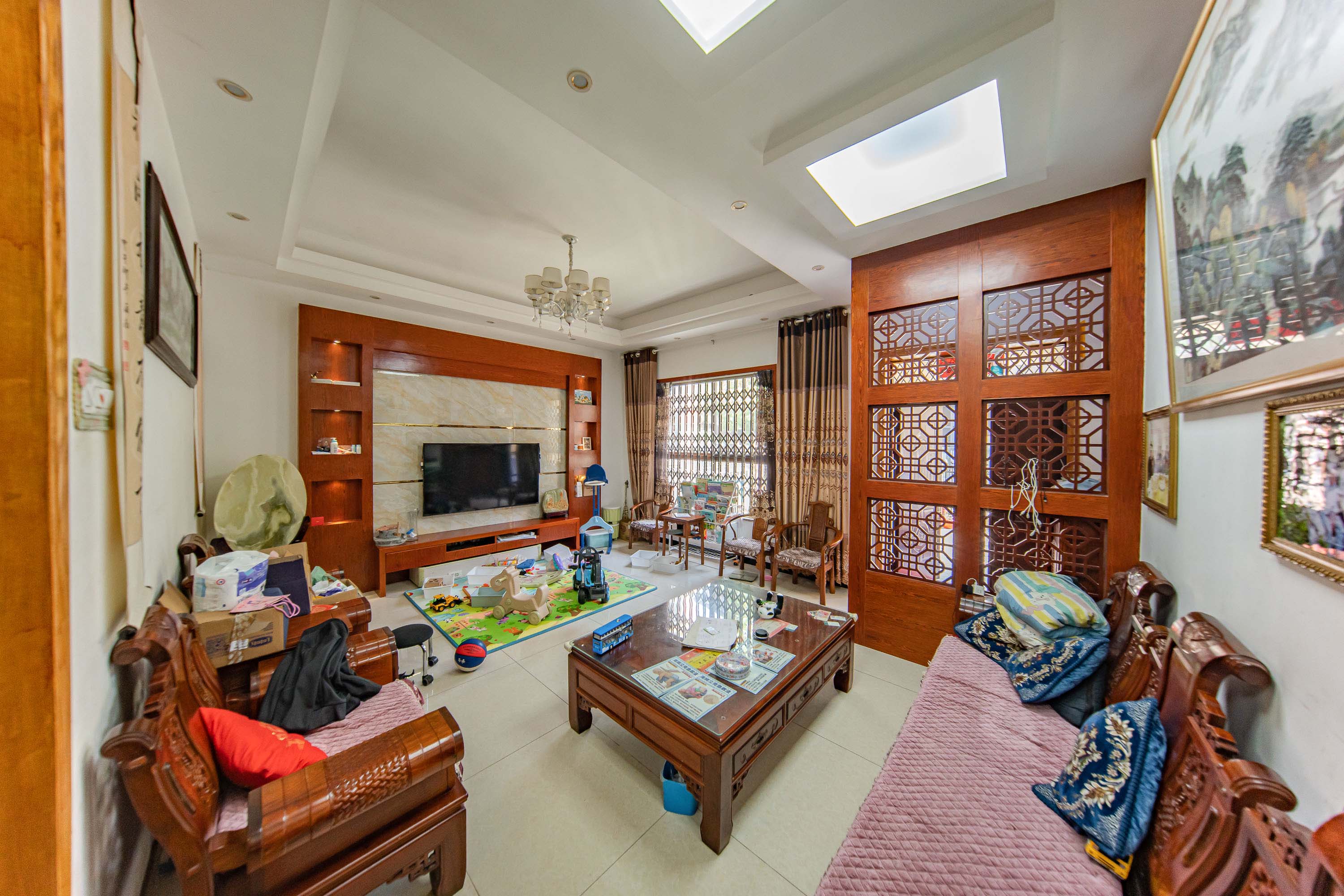 九龙领仕汇 4室4厅4卫 348.0万 九龙领仕汇 4室4厅4卫 348.0万客厅