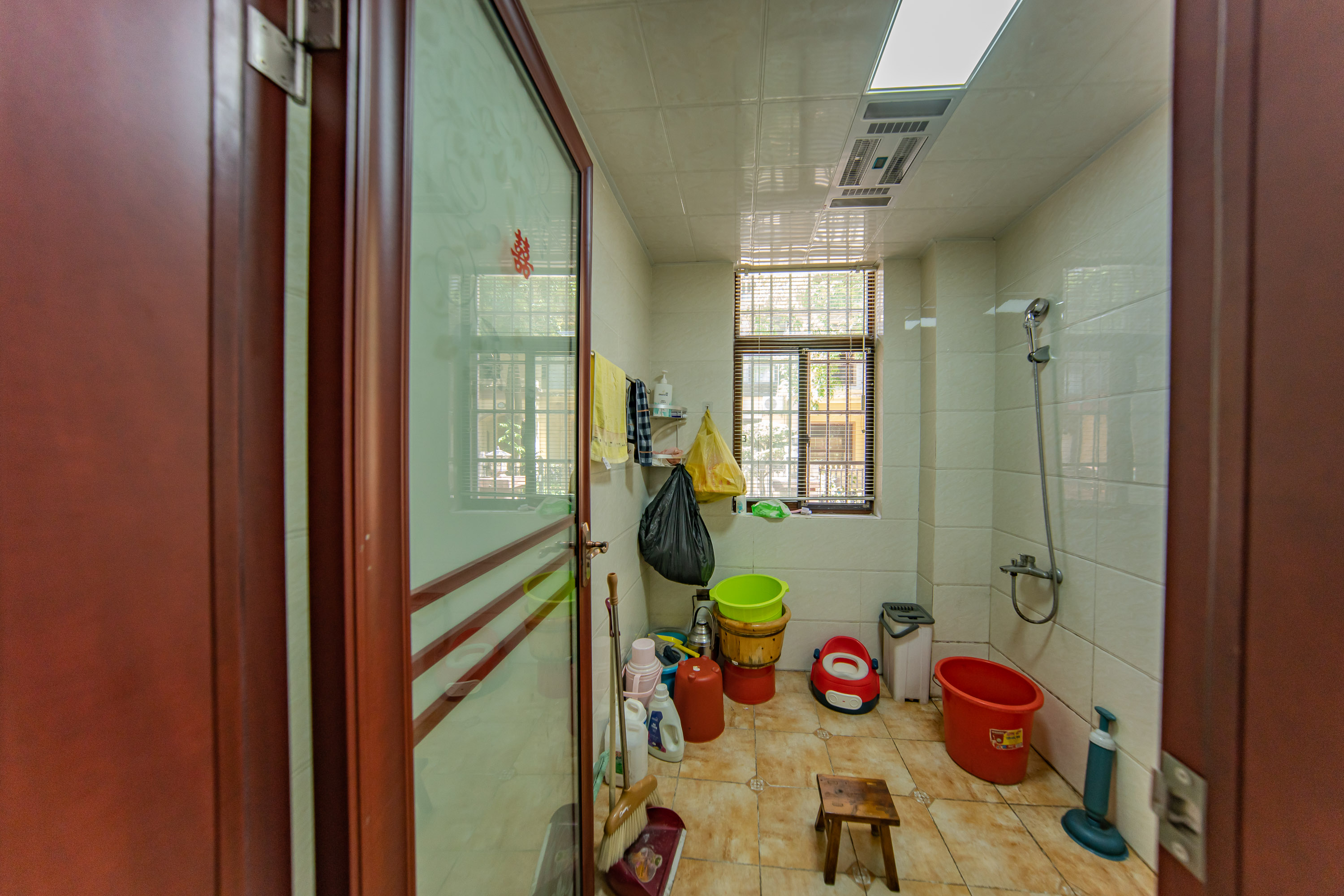 九龙领仕汇 4室4厅4卫 348.0万 九龙领仕汇 4室4厅4卫 348.0万卫生间