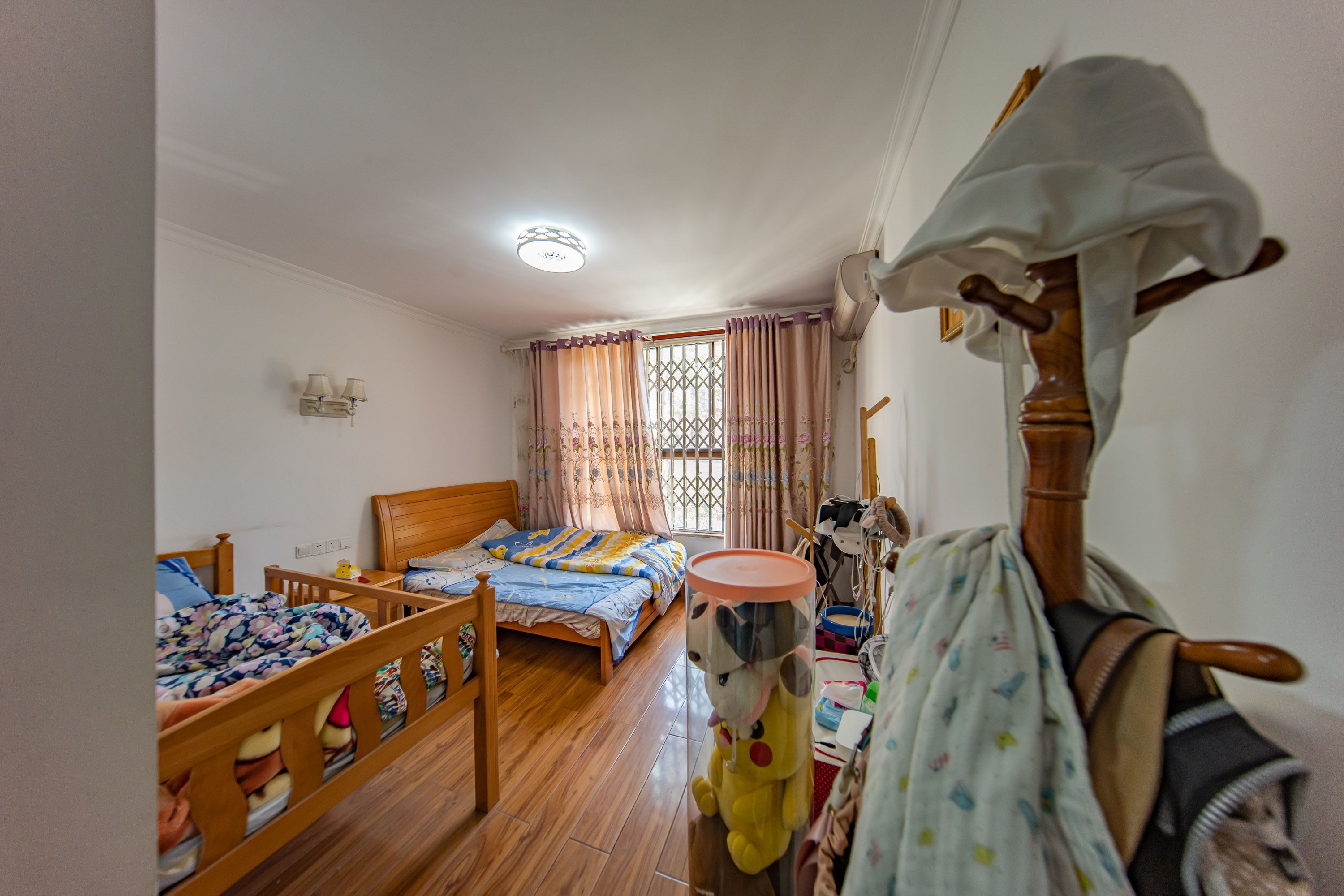 九龙领仕汇 4室4厅4卫 348.0万 九龙领仕汇 4室4厅4卫 348.0万卧室