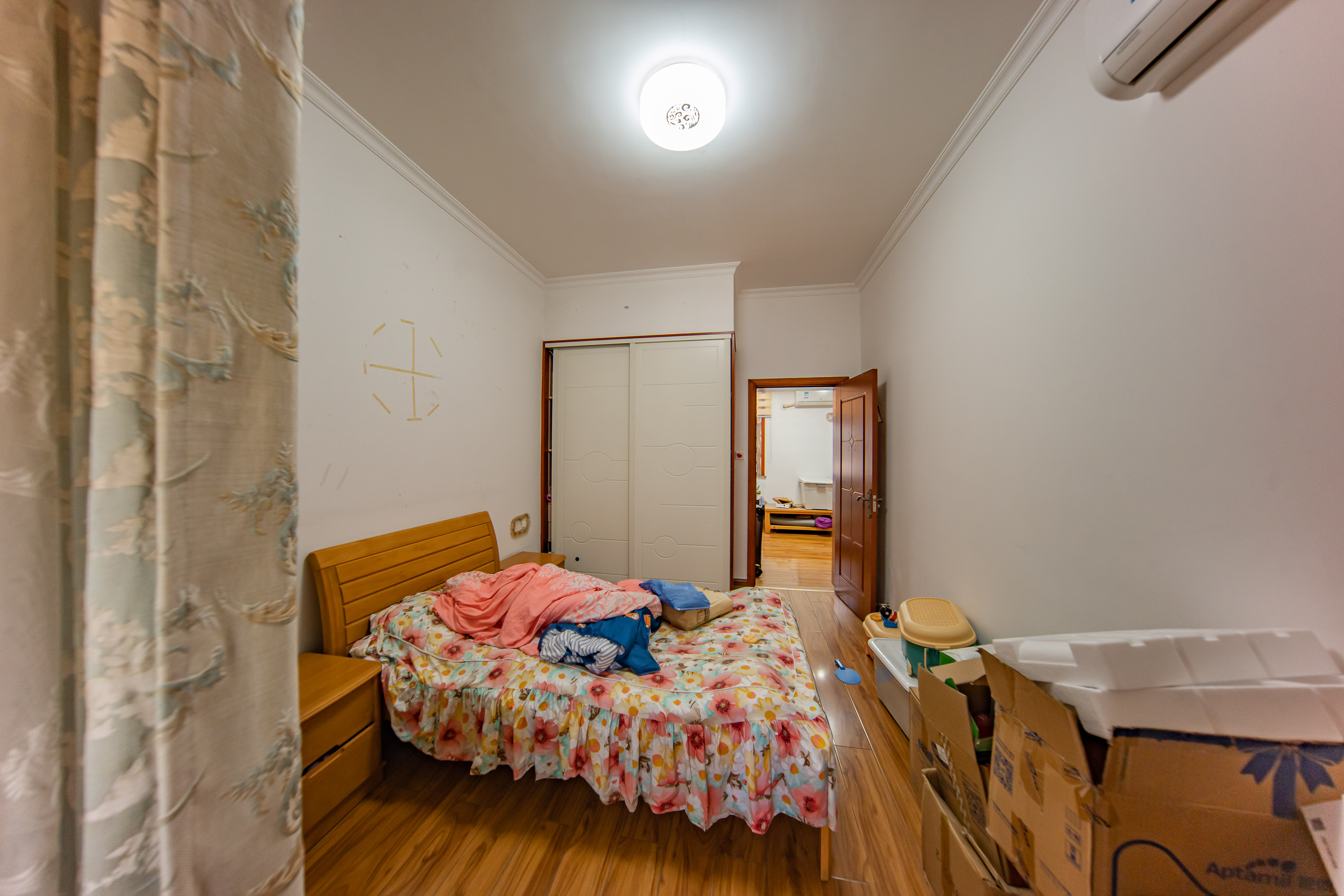 九龙领仕汇 4室4厅4卫 348.0万 九龙领仕汇 4室4厅4卫 348.0万卧室