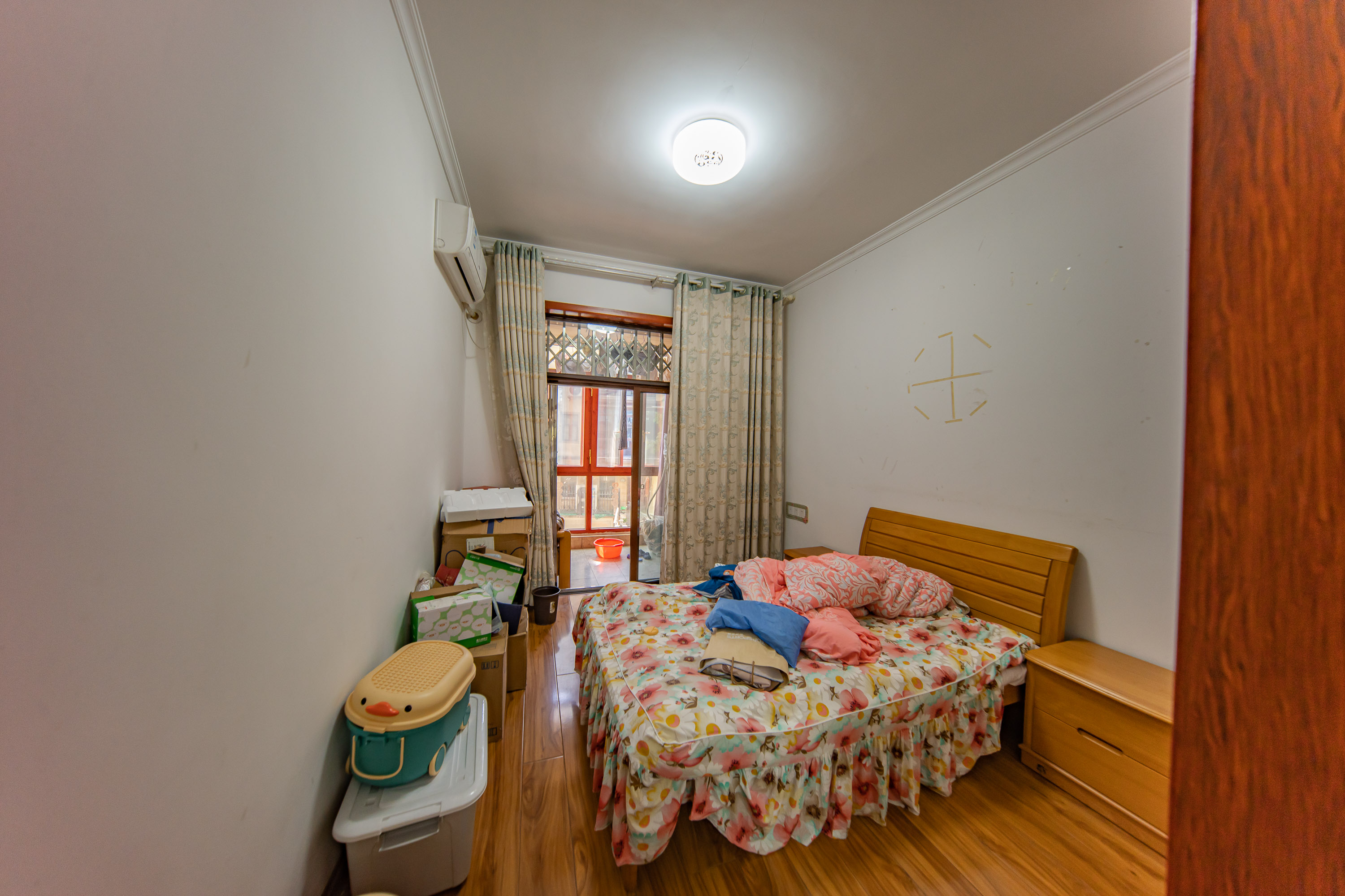 九龙领仕汇 4室4厅4卫 348.0万 九龙领仕汇 4室4厅4卫 348.0万卧室