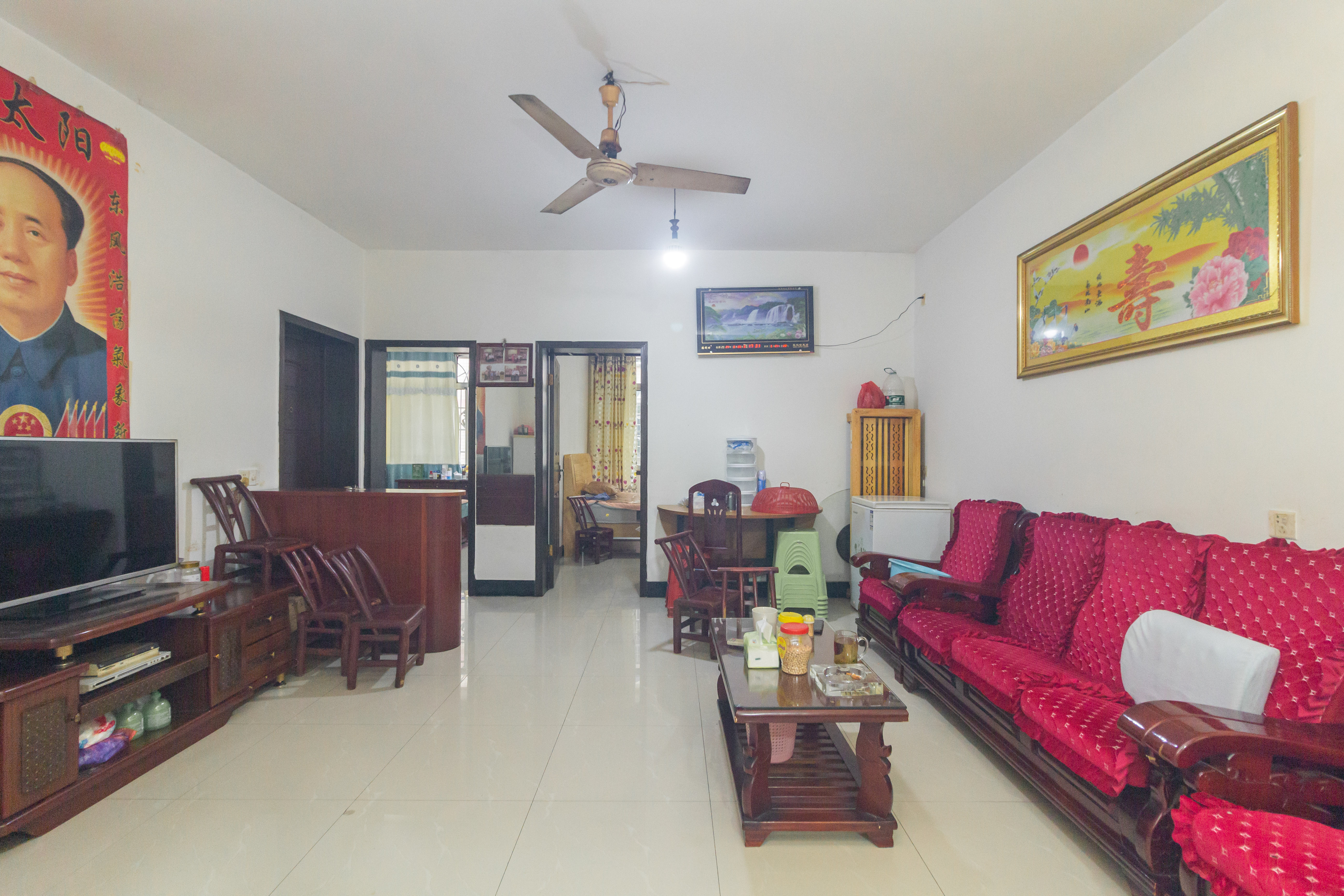 泉塘小区  4室2厅1卫    288.0万 泉塘小区  4室2厅1卫    288.0万