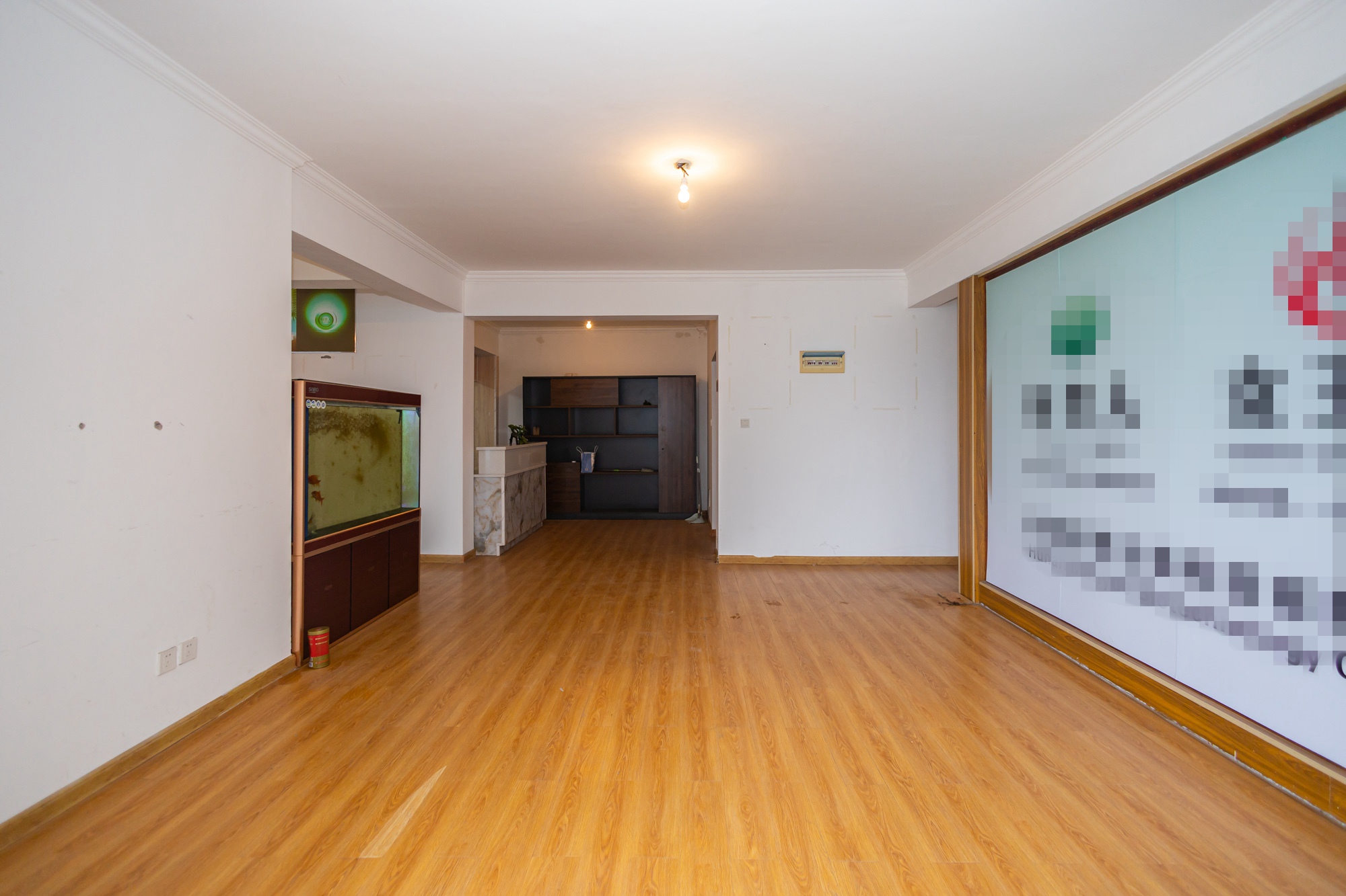 财富港湾(绿领大厦) 3室2厅2卫 86.0万 财富港湾(绿领大厦) 3室2厅2卫 86.0万客厅