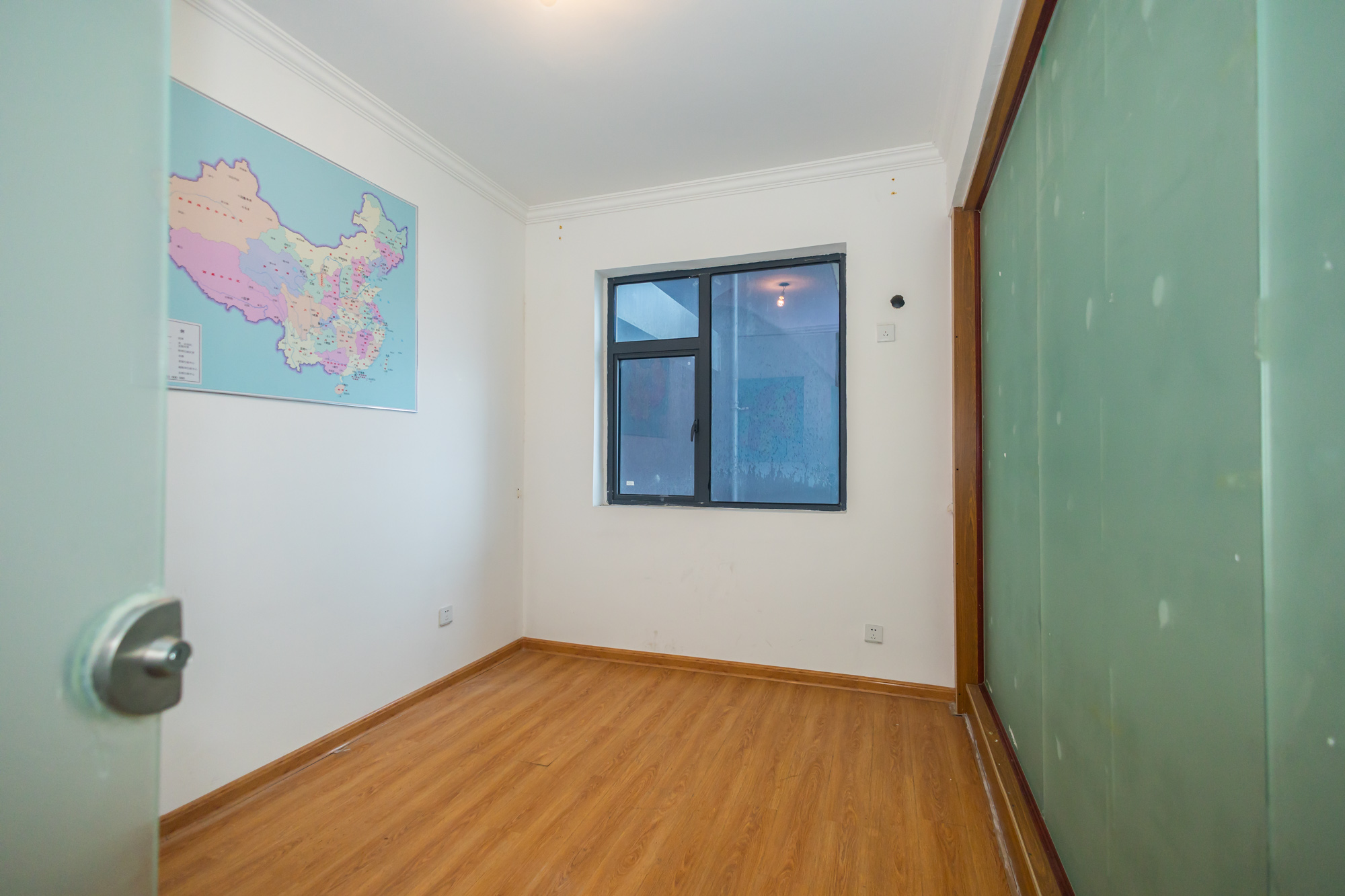 财富港湾(绿领大厦) 3室2厅2卫 86.0万 财富港湾(绿领大厦) 3室2厅2卫 86.0万卧室