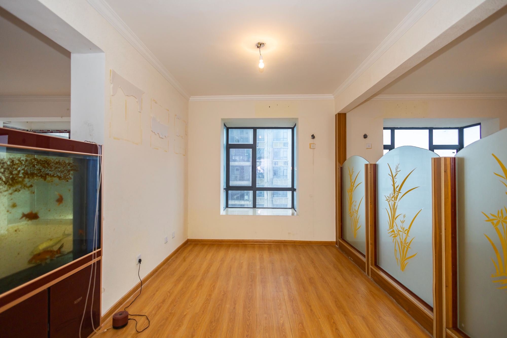 财富港湾(绿领大厦) 3室2厅2卫 86.0万 财富港湾(绿领大厦) 3室2厅2卫 86.0万卧室