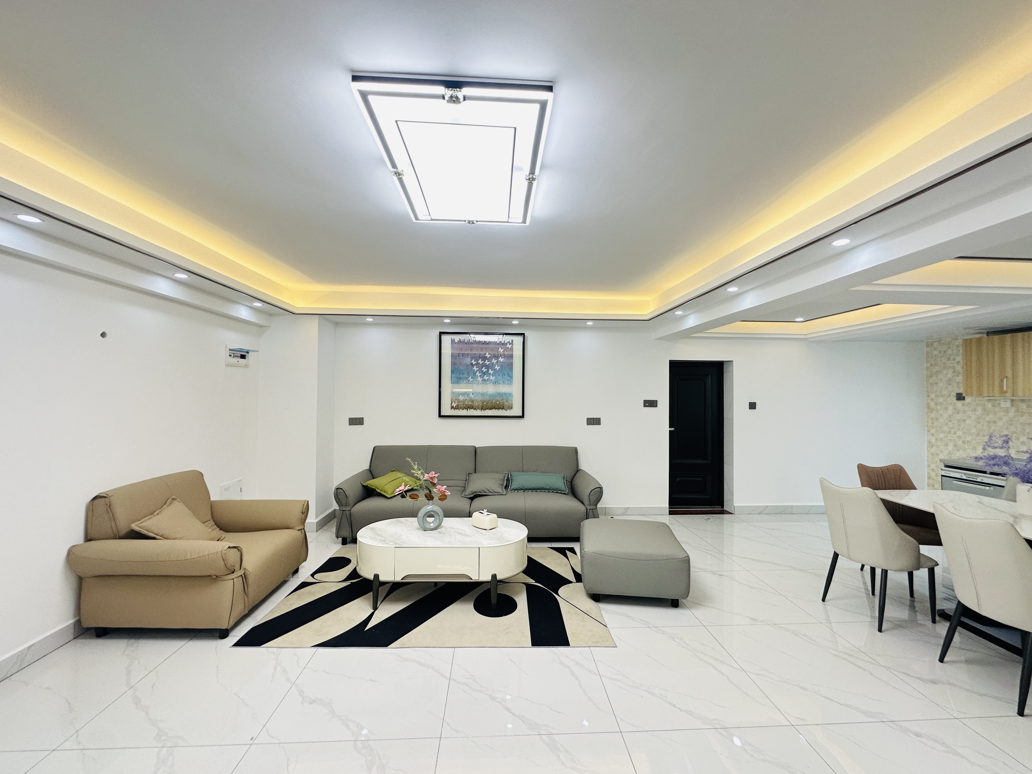 金山小区  4室2厅2卫    148.0万 金山小区  4室2厅2卫    148.0万客厅