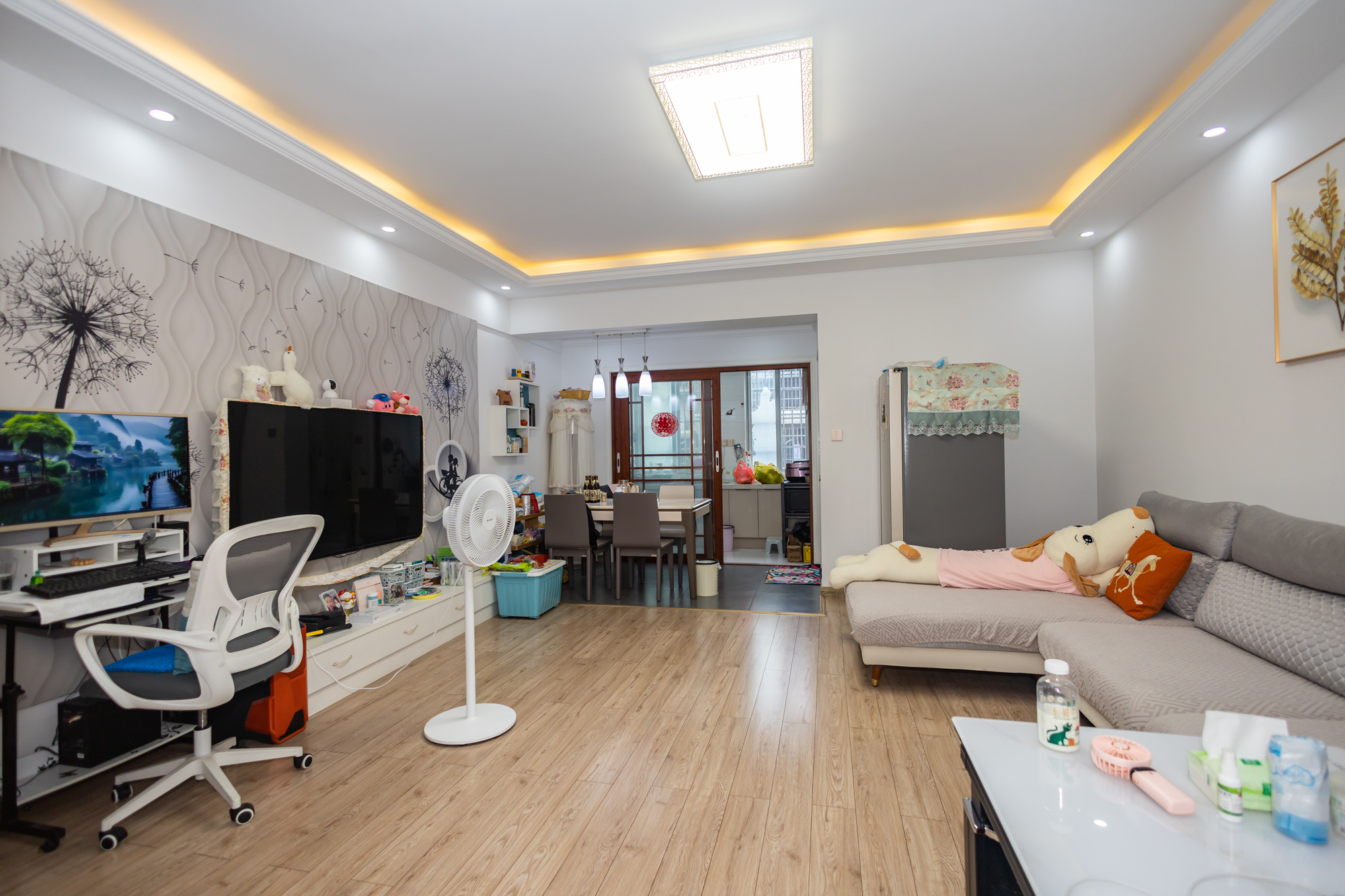 湘绣城  2室2厅1卫    42.8万 湘绣城  2室2厅1卫    42.8万客厅