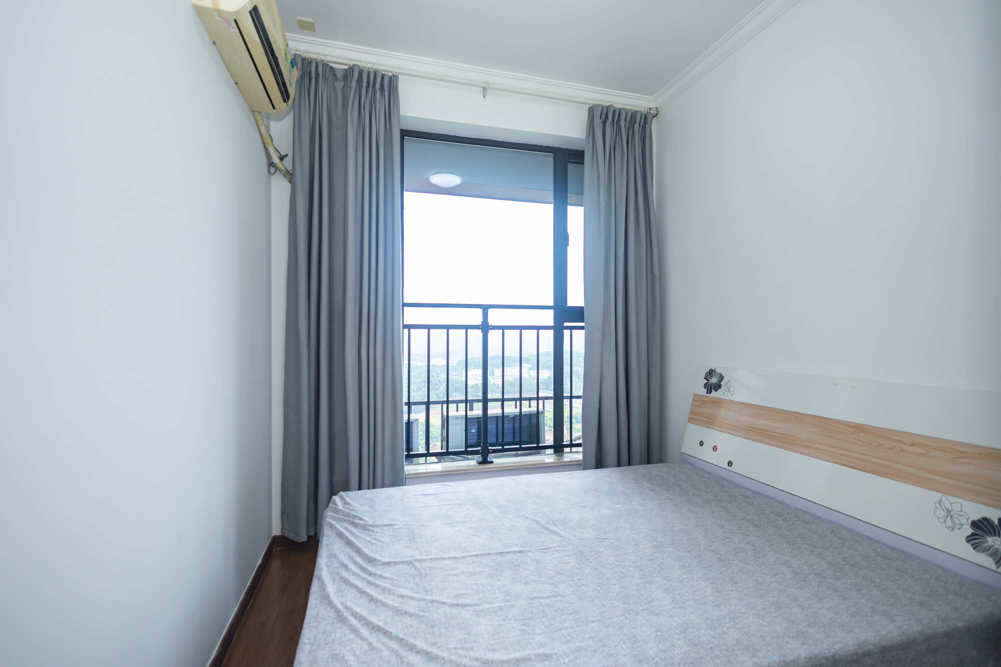 旺德府恺悦国际  3室2厅2卫    82.0万 旺德府恺悦国际  3室2厅2卫    82.0万卧室