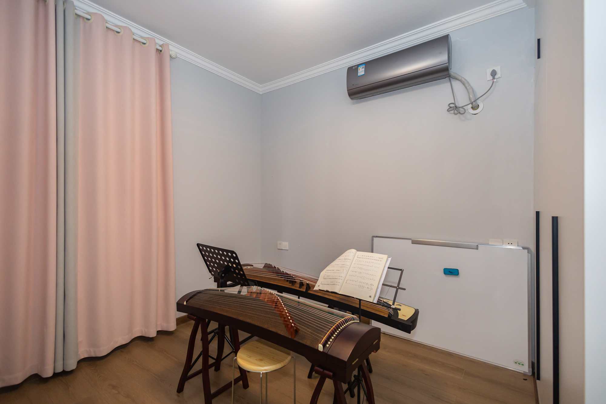 华润凤凰城二期 2室2厅1卫 85.0万 华润凤凰城二期 2室2厅1卫 85.0万卧室