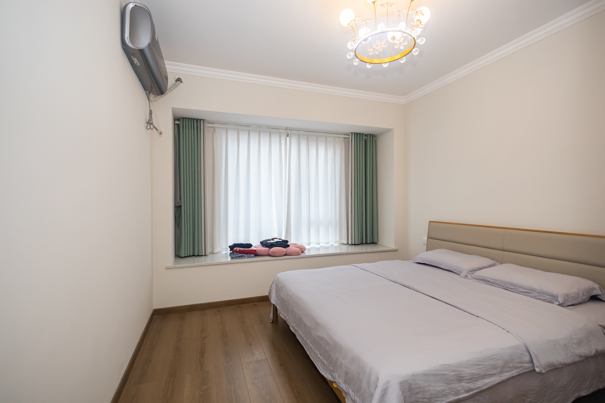 华润凤凰城二期 2室2厅1卫 85.0万 华润凤凰城二期 2室2厅1卫 85.0万卧室