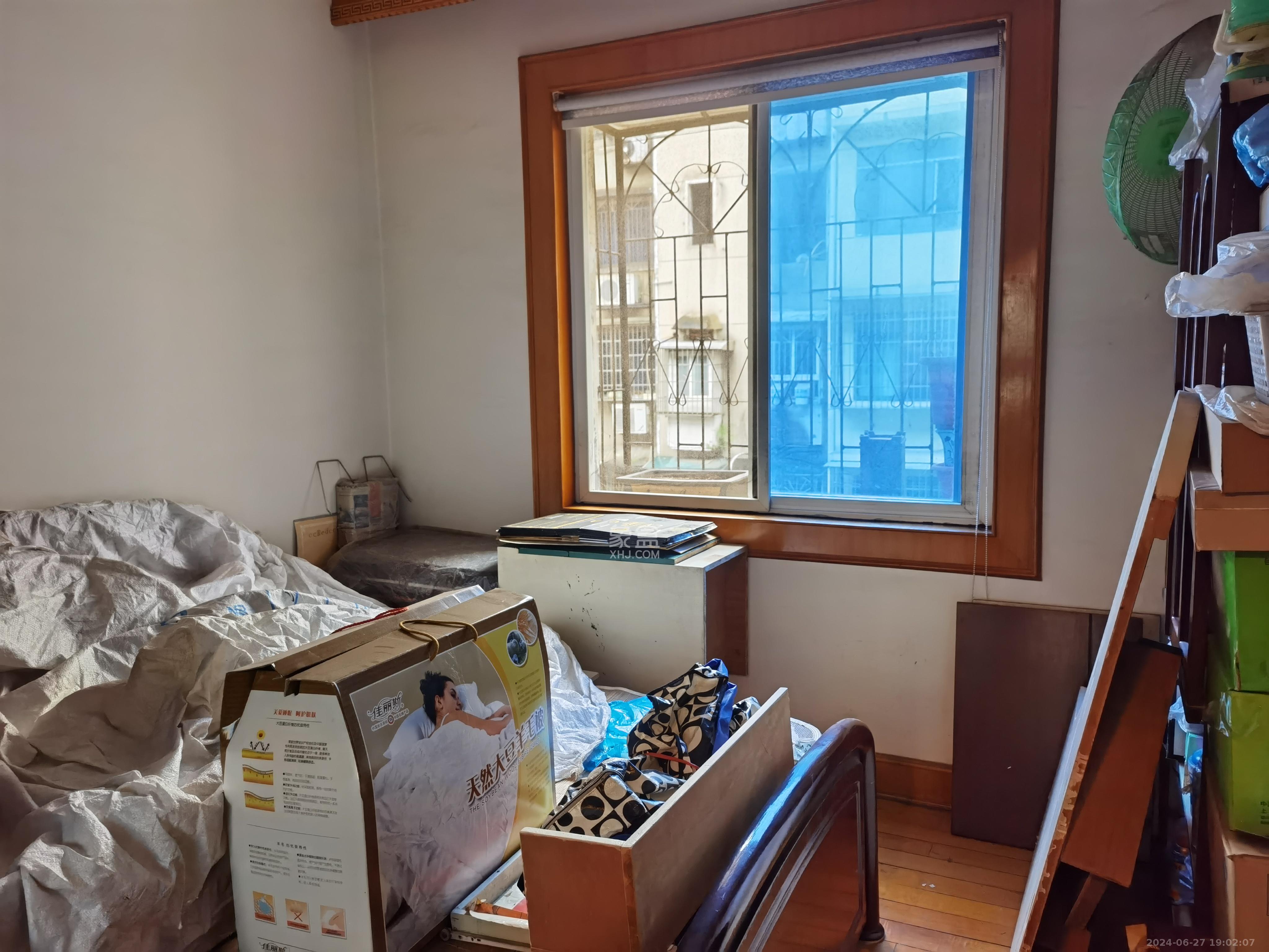 路桥宿舍  3室1厅1卫   1800.00元/月室内图