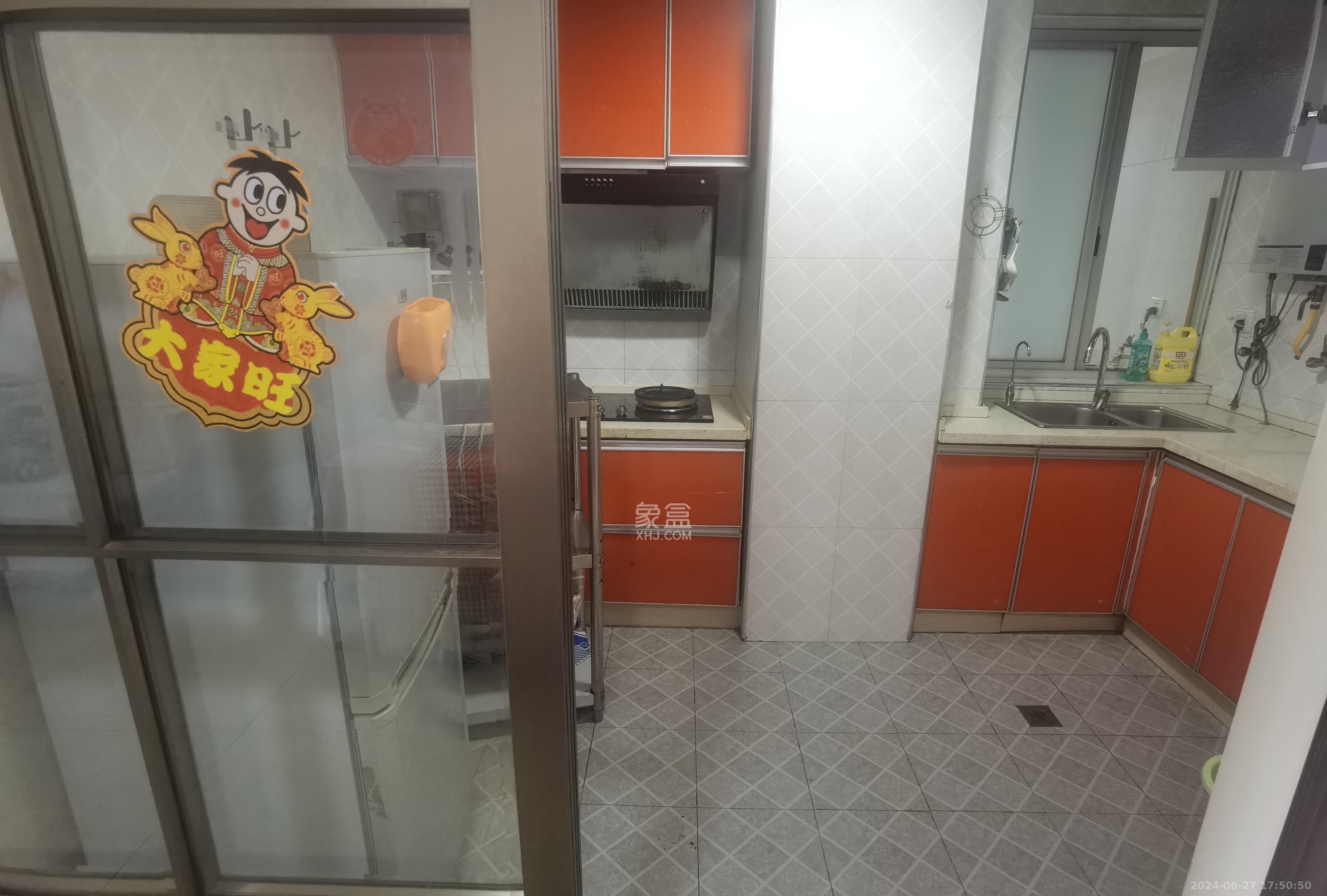 金土地第一湾  3室2厅1卫   2600.00元/月室内图