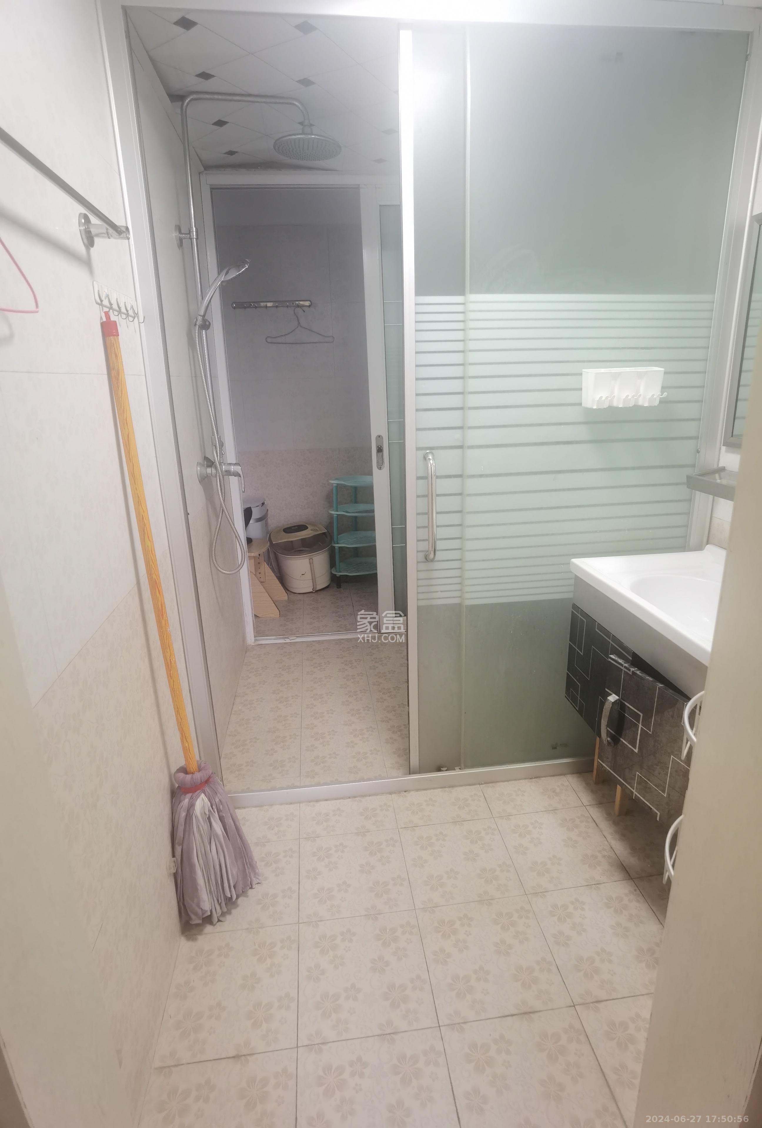 金土地第一湾  3室2厅1卫   2600.00元/月室内图