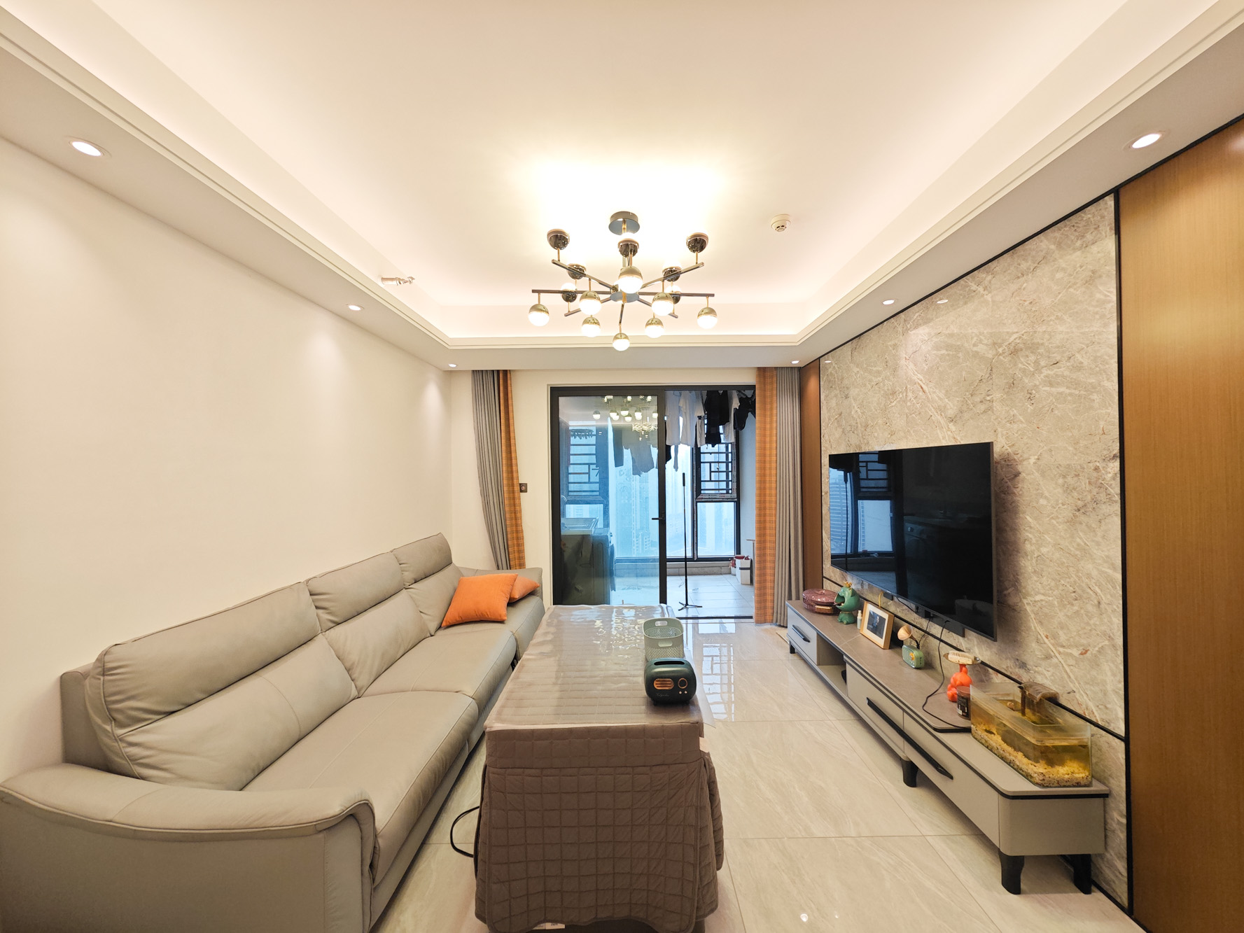 万科魅力之城天阔里  3室2厅2卫    125.0万客厅