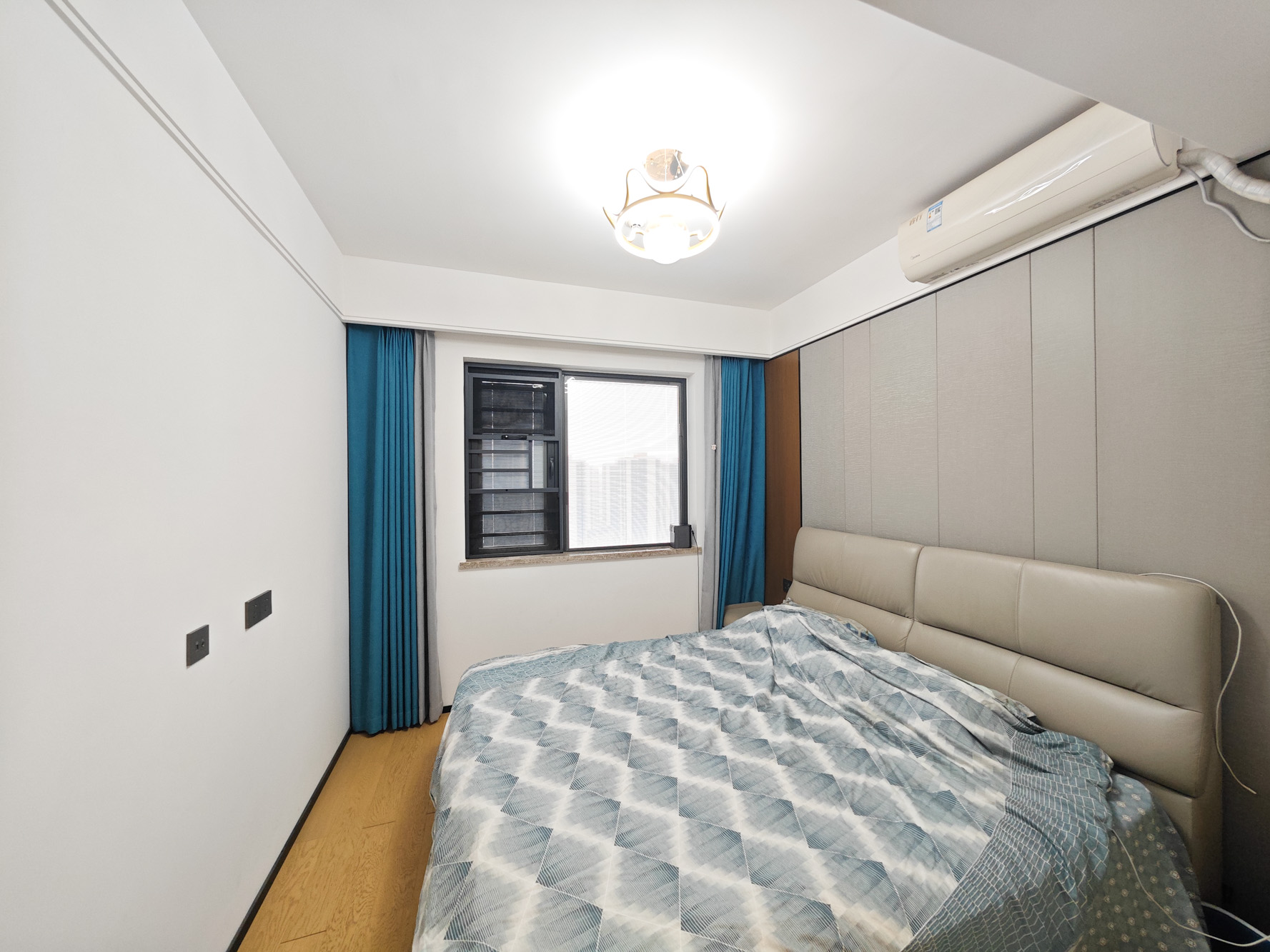 万科魅力之城天阔里  3室2厅2卫    125.0万卧室