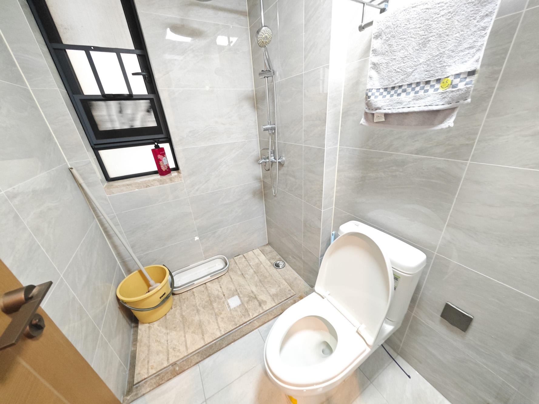 万科魅力之城天阔里  3室2厅2卫    125.0万卫生间