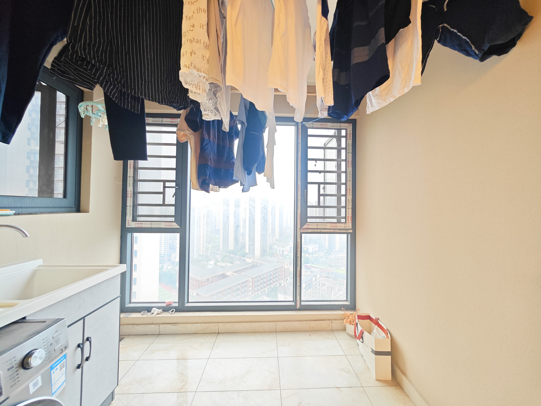 万科魅力之城天阔里  3室2厅2卫    125.0万阳台