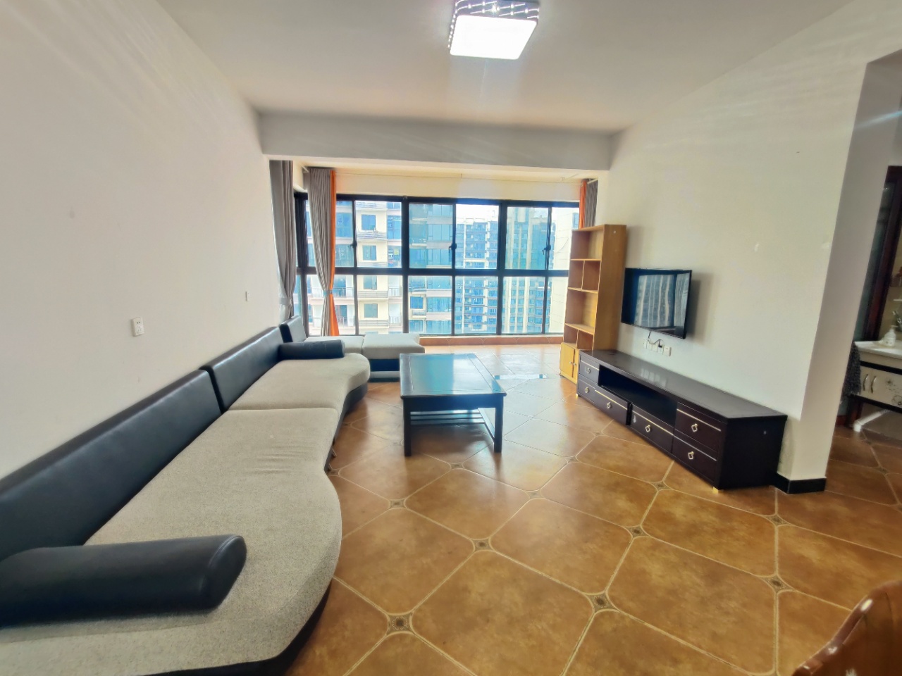 金轮翡翠名园 3室2厅2卫 78.80万 金轮翡翠名园 3室2厅2卫 78.80万室内图