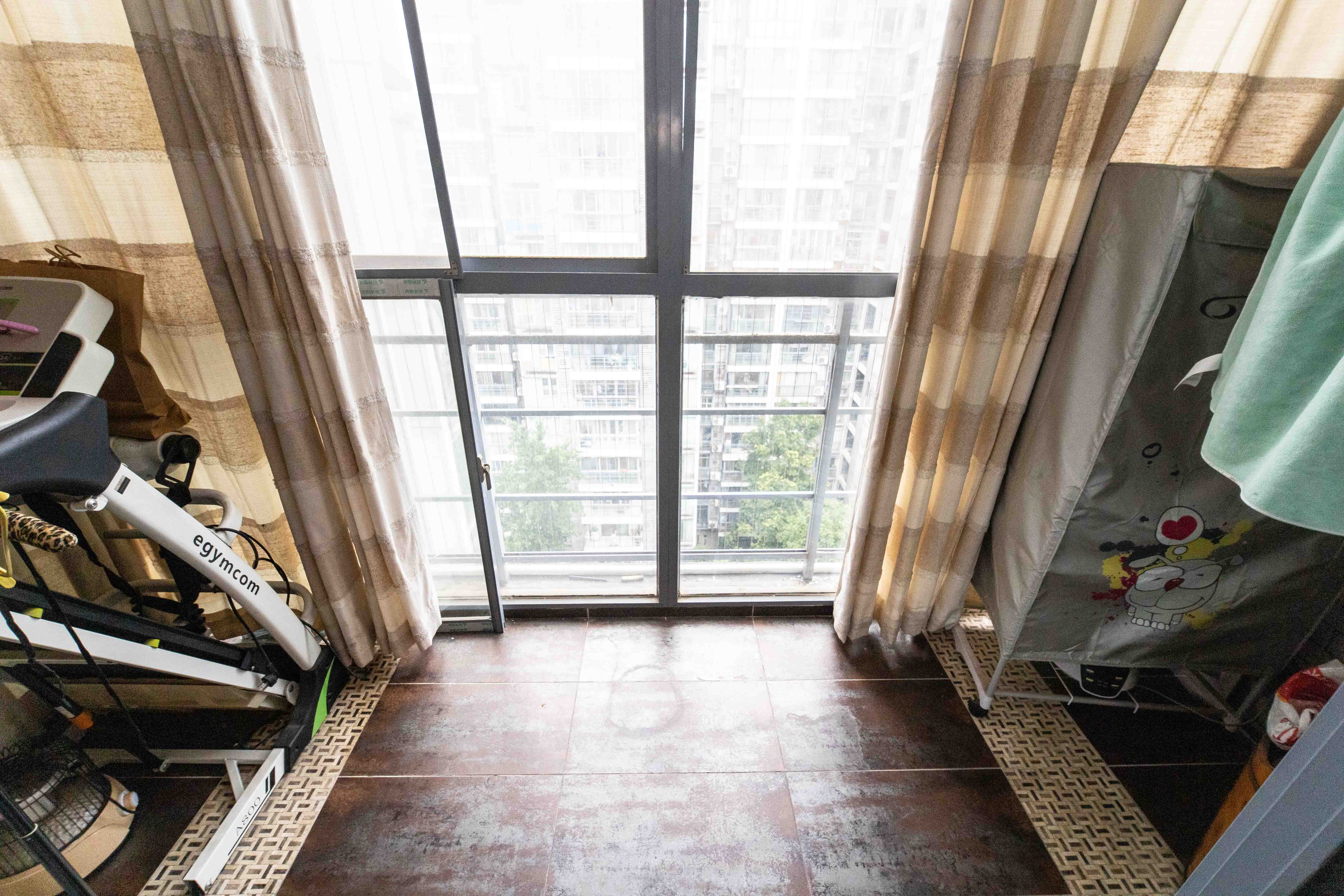 银港水晶城  2室2厅1卫   70.00万阳台